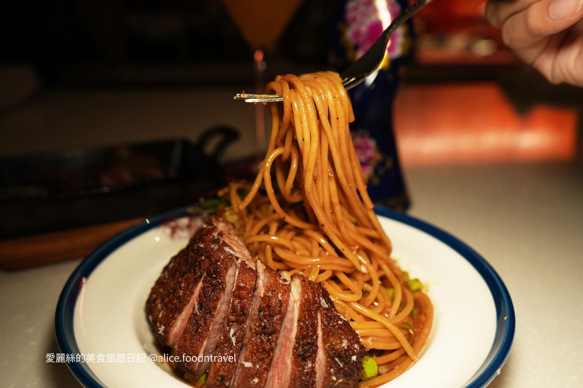 台北酒吧信義區酒吧台北餐廳台北餐酒館台北美食信義美食信義安和忠孝復興台北東區台北約會餐廳網美景點台灣調酒台灣酒吧台北義大利麵台北燉飯瑰秘餐酒館菜單