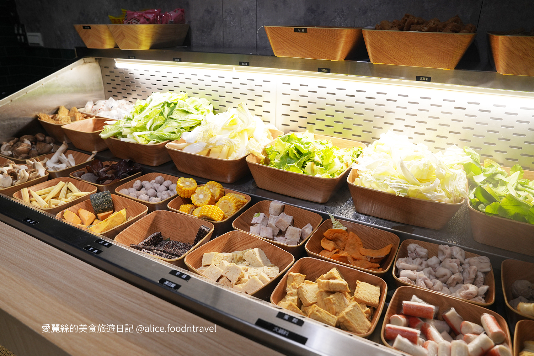 台中北區美食 台中北區餐廳推薦 台中北區必吃 台中約會餐廳 台中慶生餐廳 台中泰式餐廳 台中火鍋餐廳 台中火鍋推薦 台中必吃火鍋 台中南洋火鍋 台中東南亞料理 鍋泰暖 南洋風味火鍋 生日禮 當月壽星 台中泰式火鍋 台中冬陰功 台中自助吧 台中自助吧吃到飽 台中南洋料理