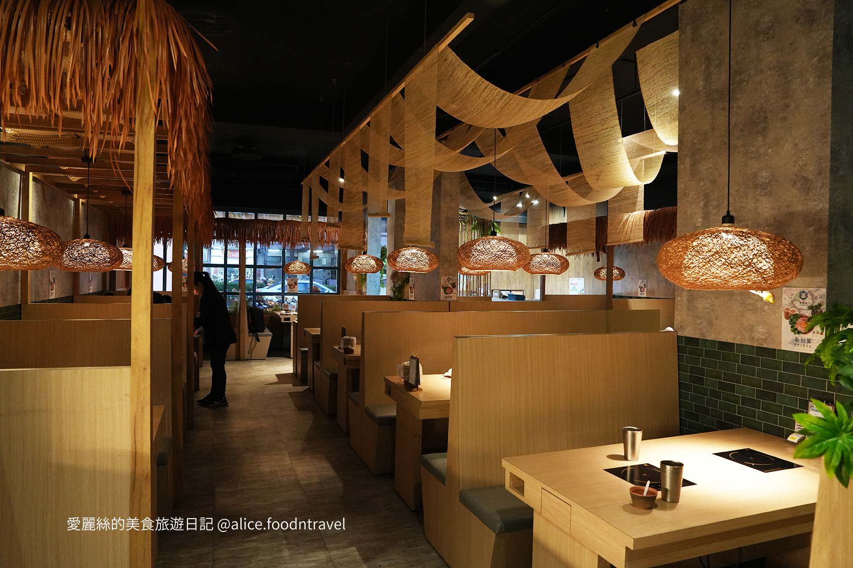 台中北區美食 台中北區餐廳推薦 台中北區必吃 台中約會餐廳 台中慶生餐廳 台中泰式餐廳 台中火鍋餐廳 台中火鍋推薦 台中必吃火鍋 台中南洋火鍋 台中東南亞料理 鍋泰暖 南洋風味火鍋 生日禮 當月壽星 台中泰式火鍋 台中冬陰功 台中自助吧 台中自助吧吃到飽 台中南洋料理