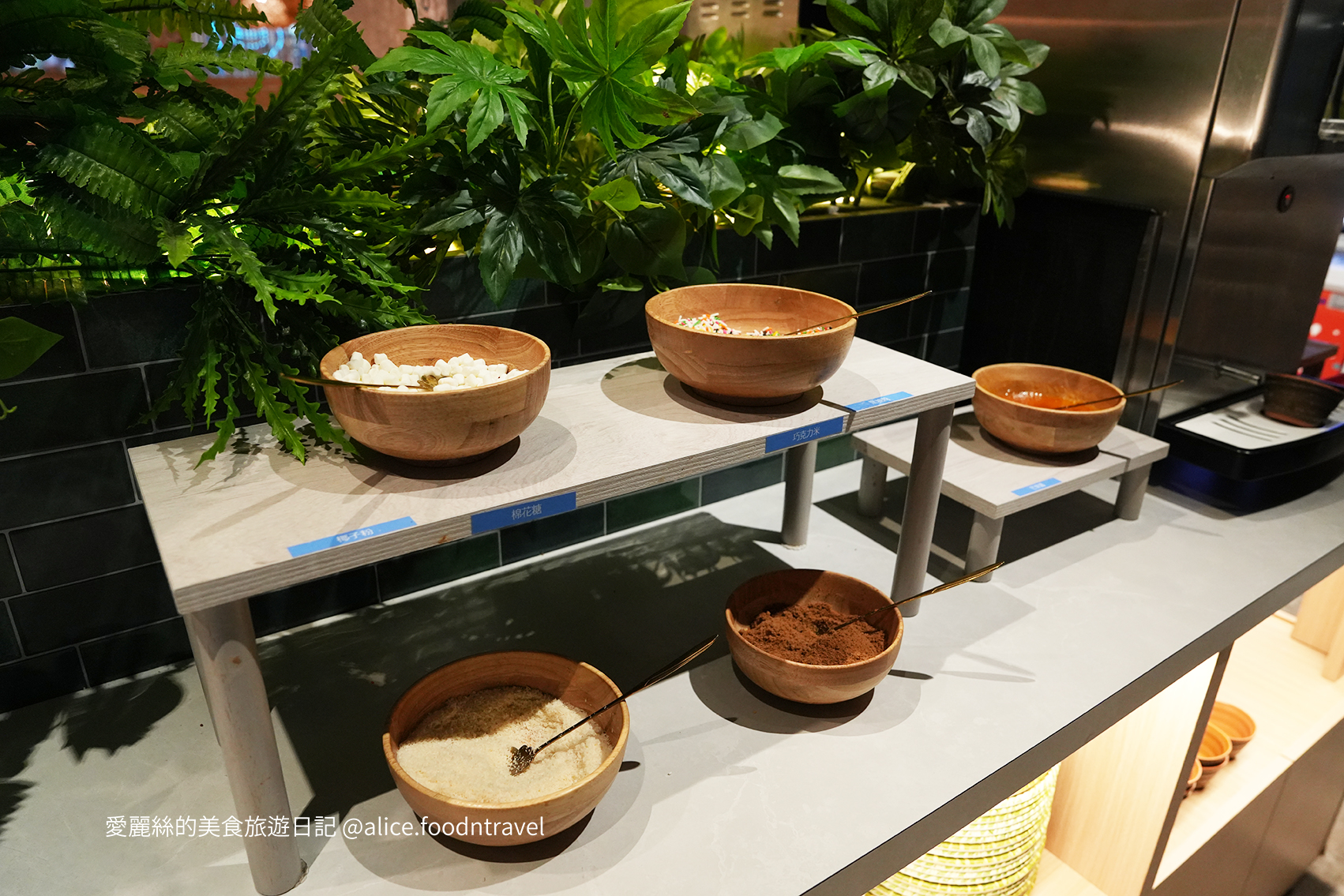 台中北區美食 台中北區餐廳推薦 台中北區必吃 台中約會餐廳 台中慶生餐廳 台中泰式餐廳 台中火鍋餐廳 台中火鍋推薦 台中必吃火鍋 台中南洋火鍋 台中東南亞料理 鍋泰暖 南洋風味火鍋 生日禮 當月壽星 台中泰式火鍋 台中冬陰功 台中自助吧 台中自助吧吃到飽 台中南洋料理