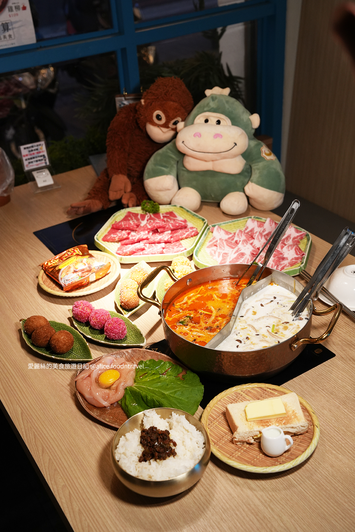 台中北區美食 台中北區餐廳推薦 台中北區必吃 台中約會餐廳 台中慶生餐廳 台中泰式餐廳 台中火鍋餐廳 台中火鍋推薦 台中必吃火鍋 台中南洋火鍋 台中東南亞料理 鍋泰暖 南洋風味火鍋 生日禮 當月壽星 台中泰式火鍋 台中冬陰功 台中自助吧 台中自助吧吃到飽 台中南洋料理