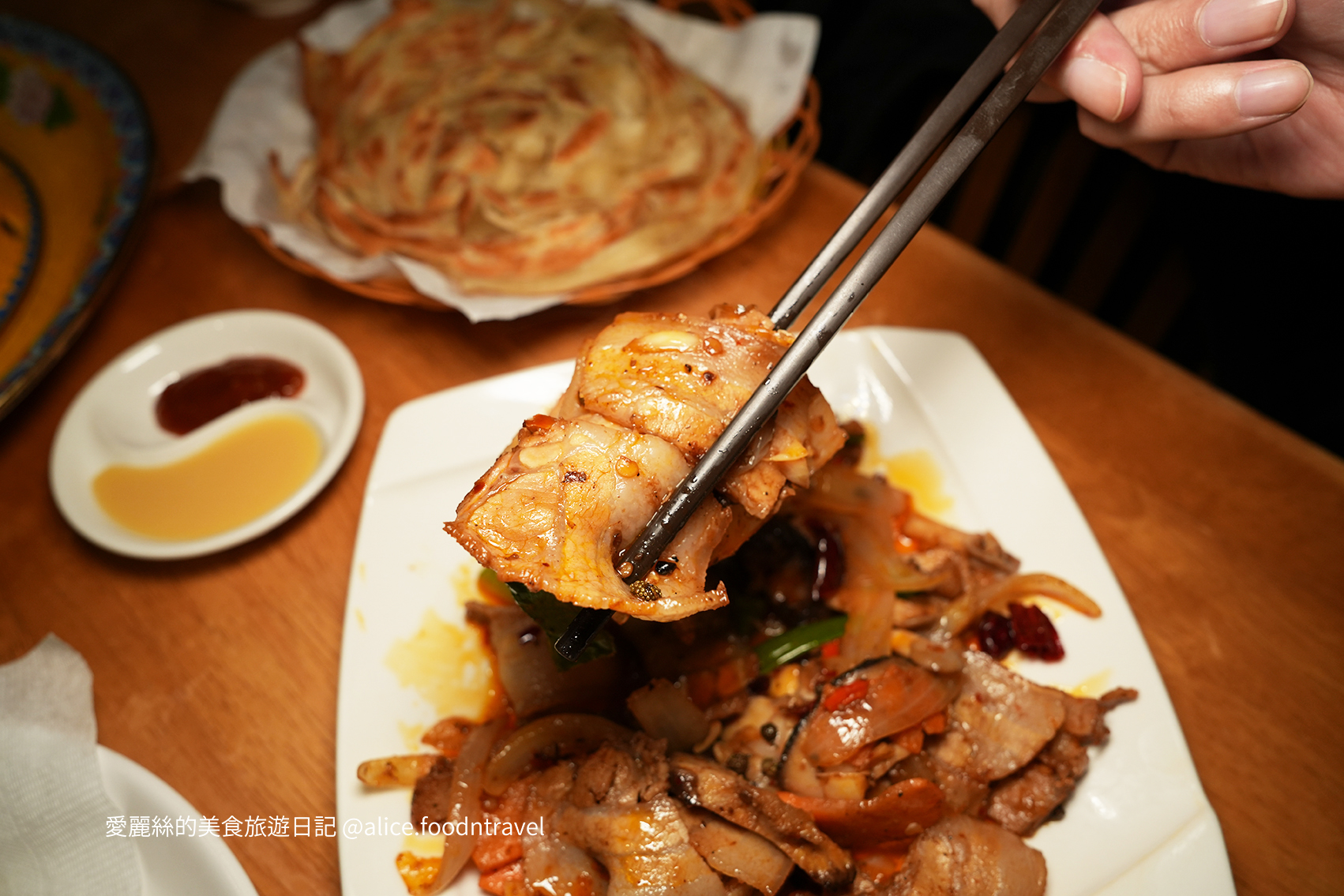 台中西屯美食台中火鍋台中鴛鴦鍋台中酸菜白肉鍋台中麻辣鍋台中必吃台中聚餐餐廳台中慶生餐廳西屯餐廳西屯火鍋徠圍爐北方風味館徠圍爐酸菜白肉鍋