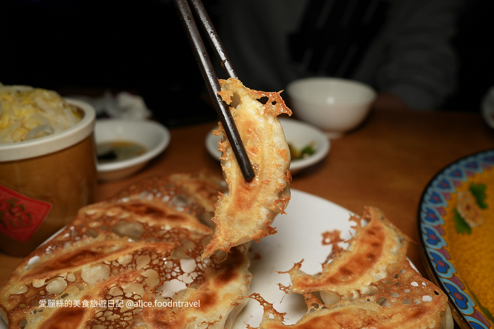 台中西屯美食台中火鍋台中鴛鴦鍋台中酸菜白肉鍋台中麻辣鍋台中必吃台中聚餐餐廳台中慶生餐廳西屯餐廳西屯火鍋徠圍爐北方風味館徠圍爐酸菜白肉鍋