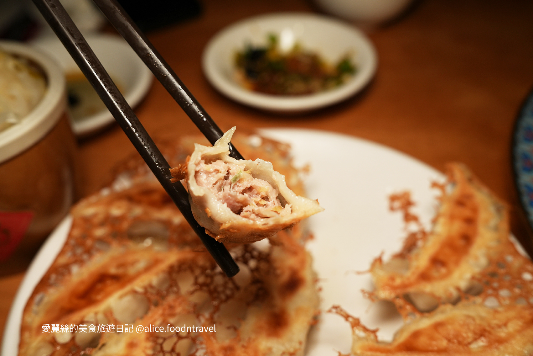 台中西屯美食台中火鍋台中鴛鴦鍋台中酸菜白肉鍋台中麻辣鍋台中必吃台中聚餐餐廳台中慶生餐廳西屯餐廳西屯火鍋徠圍爐北方風味館徠圍爐酸菜白肉鍋
