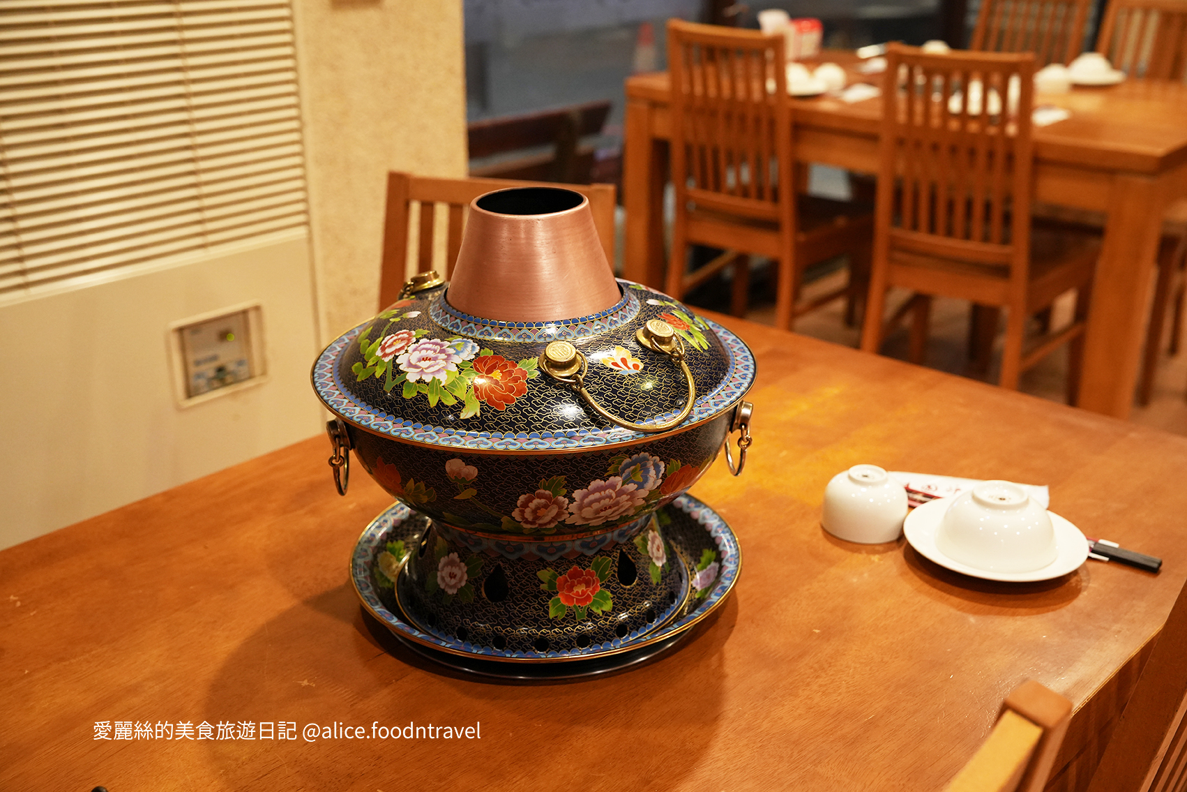 台中西屯美食台中火鍋台中鴛鴦鍋台中酸菜白肉鍋台中麻辣鍋台中必吃台中聚餐餐廳台中慶生餐廳西屯餐廳西屯火鍋徠圍爐北方風味館徠圍爐酸菜白肉鍋
