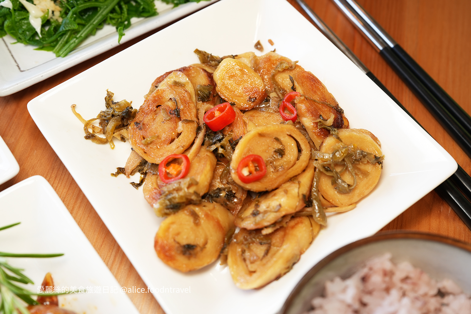 南投美食 日月潭咖啡 日月潭懶人露營 南投懶人露營 南投無菜單料理 南投隱藏景點 日月潭必吃 日月潭無菜單料理 南投咖啡 日月潭甜點 南投甜點 魚池咖啡 魚池露營 魚池美食 日月潭隱藏美食 日月潭美食 日月潭度假 日月潭秘境
