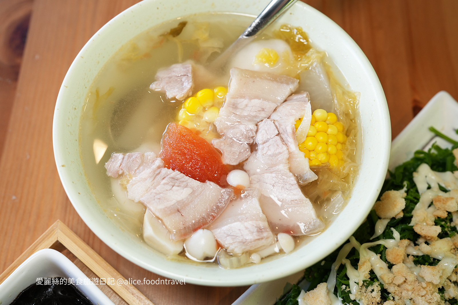 南投美食 日月潭咖啡 日月潭懶人露營 南投懶人露營 南投無菜單料理 南投隱藏景點 日月潭必吃 日月潭無菜單料理 南投咖啡 日月潭甜點 南投甜點 魚池咖啡 魚池露營 魚池美食 日月潭隱藏美食 日月潭美食 日月潭度假 日月潭秘境
