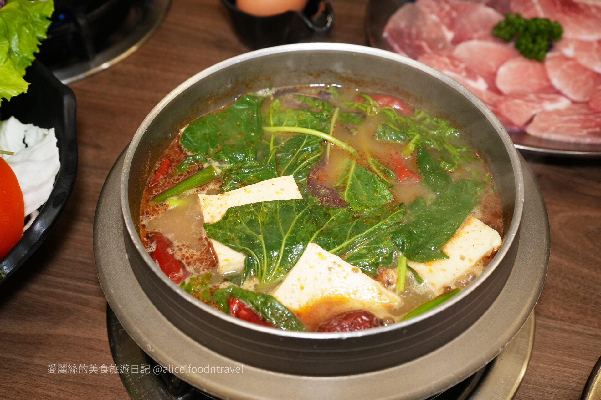 台中火鍋沙鹿火鍋養身火鍋蔬菜鮮蔬慶生活動壽星招待台中沙鹿美食沙鹿餐廳沙鹿美食台中必吃酸菜鍋麻辣鍋台中火鍋推薦番薯根養身煮壽星活動生日招待番薯根菜單