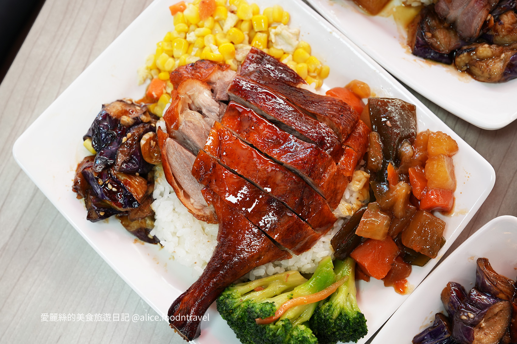 台中燒臘台中西屯美食台中燒臘飯台中港式台中便當台中平價美食台中午餐推薦台中西屯便當台中平價料理台中燒鴨台中油雞台中港式燒臘台中叉燒香港香港吉仕貳館燒臘專賣店