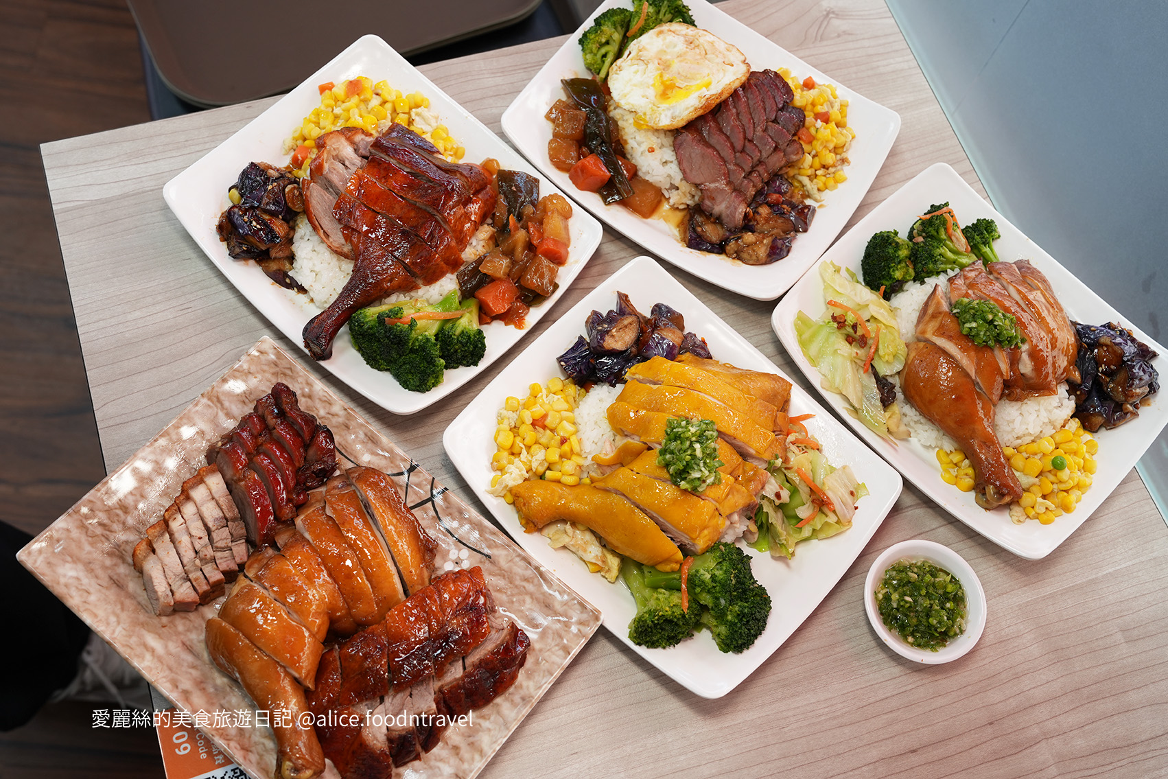 台中燒臘台中西屯美食台中燒臘飯台中港式台中便當台中平價美食台中午餐推薦台中西屯便當台中平價料理台中燒鴨台中油雞台中港式燒臘台中叉燒香港香港吉仕貳館燒臘專賣店