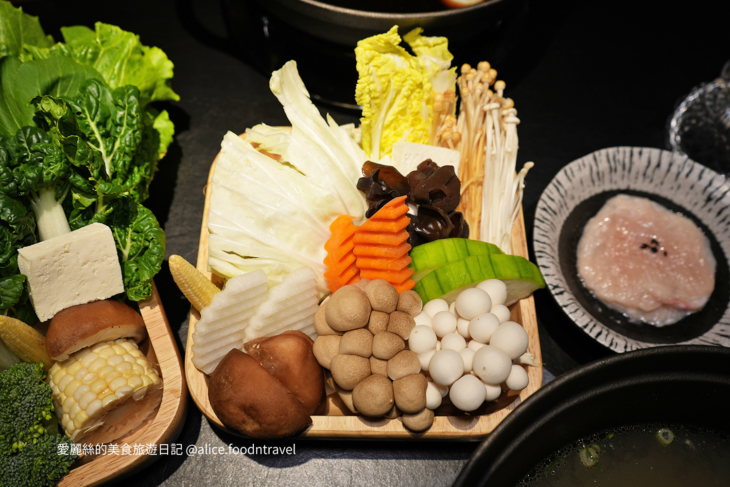 台中北屯火鍋北屯美食台中美食推薦約會餐廳打卡美食網美餐廳網美火鍋日式涮涮鍋松葉蟹龍蝦火鍋台中北屯餐廳和牛