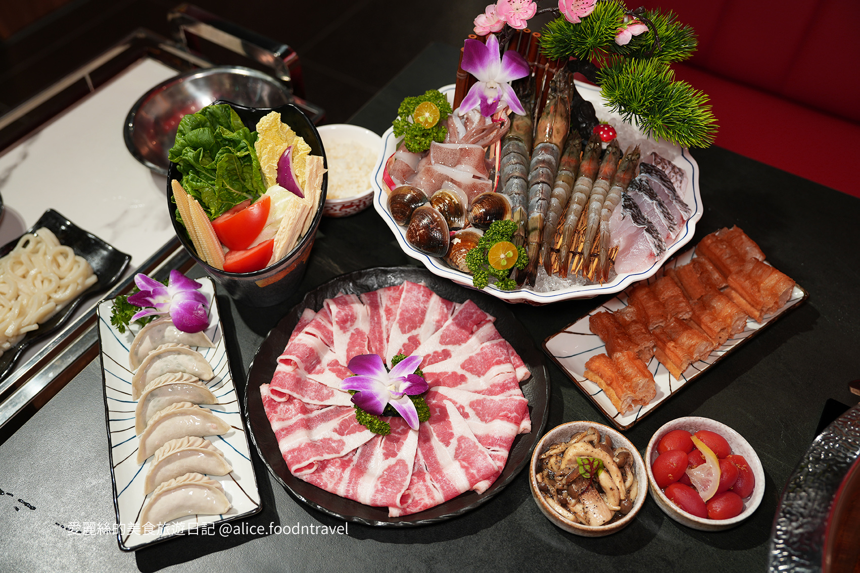 台中麻辣鍋 台中火鍋推薦 台中新開火鍋 台中南屯美食 南屯火鍋推薦 台中南屯餐廳 台中高級火鍋 台中精品火鍋 台中港式料理 台中港式火鍋 香港名廚餐廳 米其林主廚餐廳 台中約會餐廳 台中聚餐餐廳 台中慶生餐廳 台中包廂餐廳 台中深夜美食 台中宵夜火鍋 台中特色火鍋 台中話題餐廳