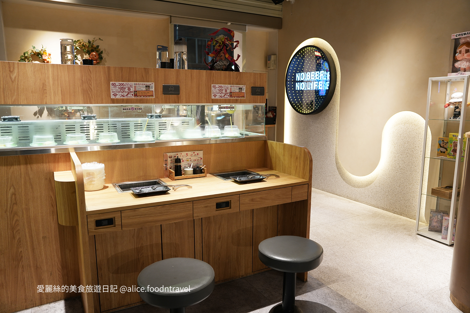 台中燒肉 台中迴轉燒肉 逢甲燒肉 一人燒肉 迴轉烤肉 學生燒肉優惠 台中美食推薦 平價燒肉 台中西屯美食 逢甲商圈美食 自助燒肉 油花 迴轉吧！燒肉！ 台中燒肉店 台中晚餐推薦 台中吃到飽 台中一人餐廳 台中特色餐廳 燒肉推薦台中 逢甲必吃美食 迴轉燒肉體驗