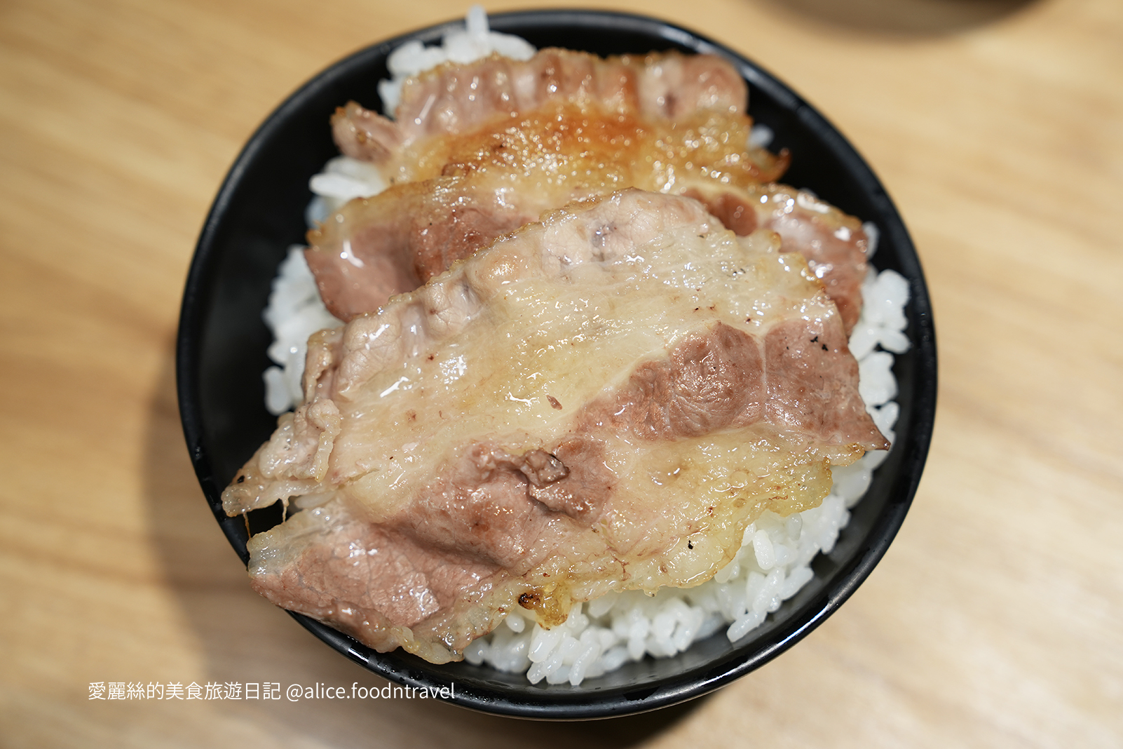 台中燒肉 台中迴轉燒肉 逢甲燒肉 一人燒肉 迴轉烤肉 學生燒肉優惠 台中美食推薦 平價燒肉 台中西屯美食 逢甲商圈美食 自助燒肉 油花 迴轉吧！燒肉！ 台中燒肉店 台中晚餐推薦 台中吃到飽 台中一人餐廳 台中特色餐廳 燒肉推薦台中 逢甲必吃美食 迴轉燒肉體驗