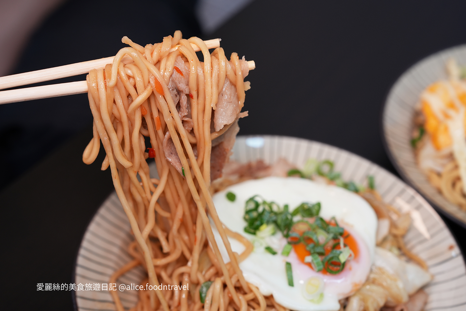 台中藝術街必吃 台中東海商圈美食 台中炒泡麵 東海學生美食 東海大份量食物 台中大份量 東海炒泡麵推薦 台中宵夜 台中宵夜必吃 東海商圈宵夜 東海必吃 東海隱藏美食 東海CP值 台中CP值