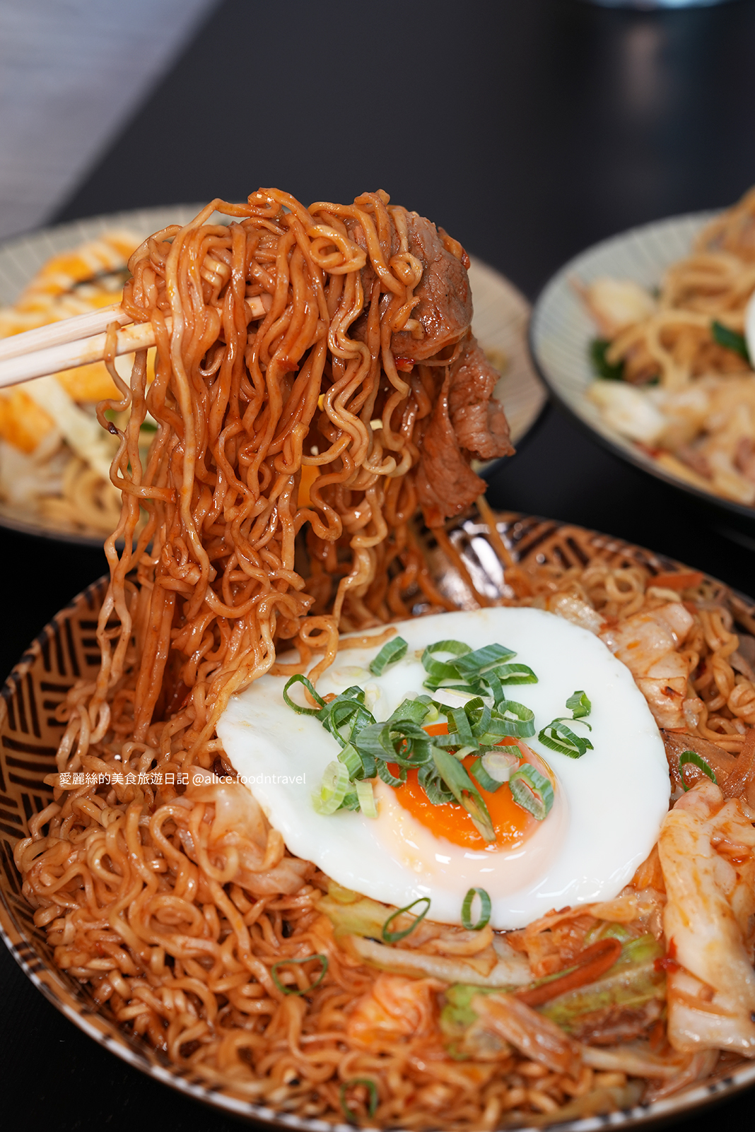 台中藝術街必吃 台中東海商圈美食 台中炒泡麵 東海學生美食 東海大份量食物 台中大份量 東海炒泡麵推薦 台中宵夜 台中宵夜必吃 東海商圈宵夜 東海必吃 東海隱藏美食 東海CP值 台中CP值