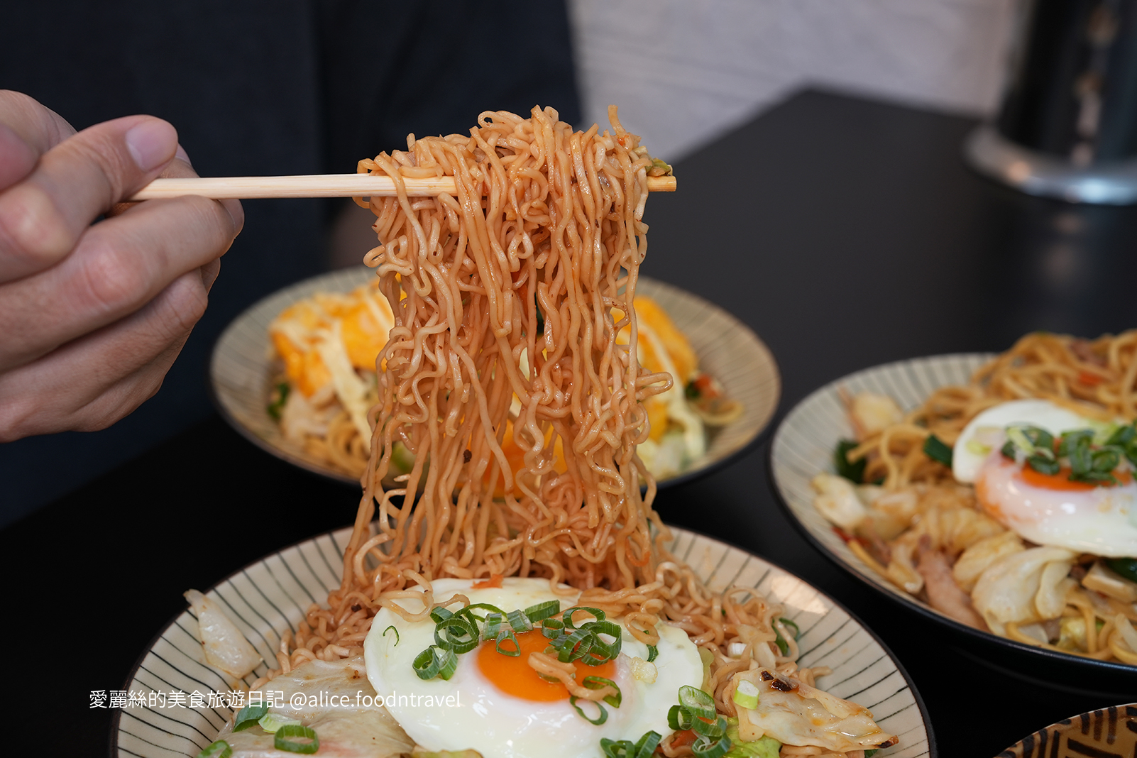 台中藝術街必吃 台中東海商圈美食 台中炒泡麵 東海學生美食 東海大份量食物 台中大份量 東海炒泡麵推薦 台中宵夜 台中宵夜必吃 東海商圈宵夜 東海必吃 東海隱藏美食 東海CP值 台中CP值
