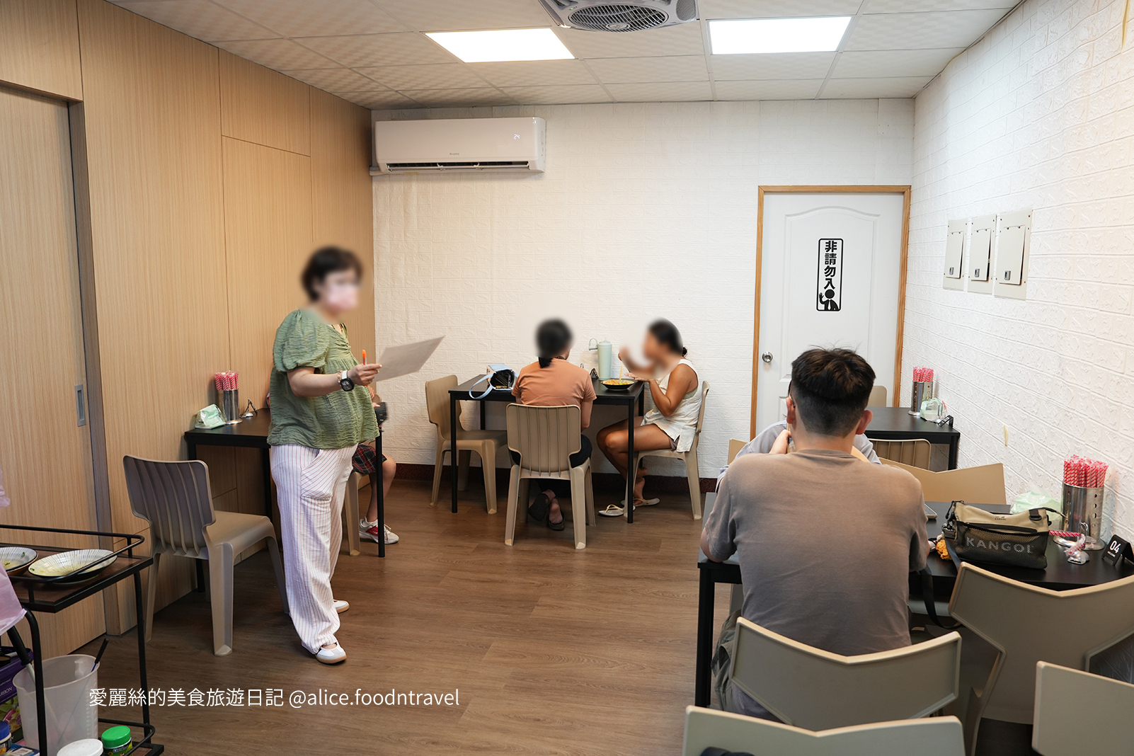 台中藝術街必吃 台中東海商圈美食 台中炒泡麵 東海學生美食 東海大份量食物 台中大份量 東海炒泡麵推薦 台中宵夜 台中宵夜必吃 東海商圈宵夜 東海必吃 東海隱藏美食 東海CP值 台中CP值