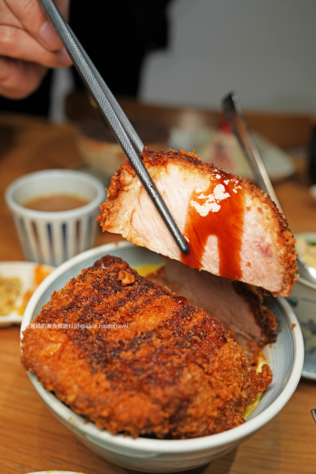 日式炸豬排 菜單定食 日式定食 台中定食 台中日料 台中日本料理 炸豬排推薦 台中餐廳推薦 豬排定食 燉牛肉 超厚豬排 台中大里豬排 大里餐廳推薦 超厚炸豬排 CP值 豬排定食 大里日料 