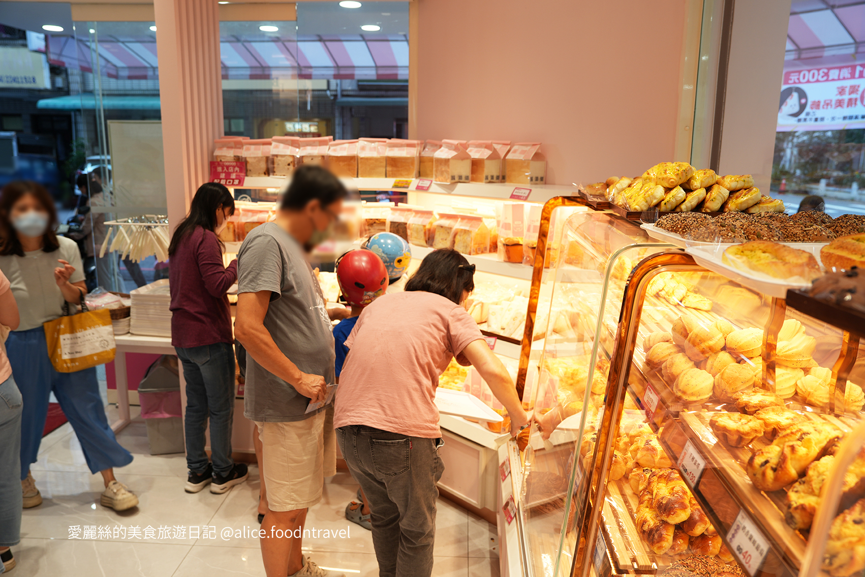 台中北屯蛋糕 台中北屯麵包 北屯伴手禮 中部伴手禮 彰化伴手禮 彰化蛋糕 台中三明治 傳統三明治 台中甜點 台中北屯甜點 台中甜點必吃 台中甜點推薦 北屯甜點推薦 台中下午茶 北屯下午茶 台中麵包店推薦 台中喜餅 台中禮盒 台中滿月 北屯生日蛋糕 台中生日蛋糕