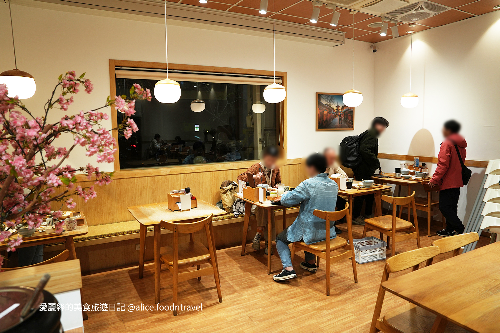 日式炸豬排 菜單定食 日式定食 台中定食 台中日料 台中日本料理 炸豬排推薦 台中餐廳推薦 豬排定食 燉牛肉 超厚豬排 台中大里豬排 大里餐廳推薦 超厚炸豬排 CP值 豬排定食 大里日料 