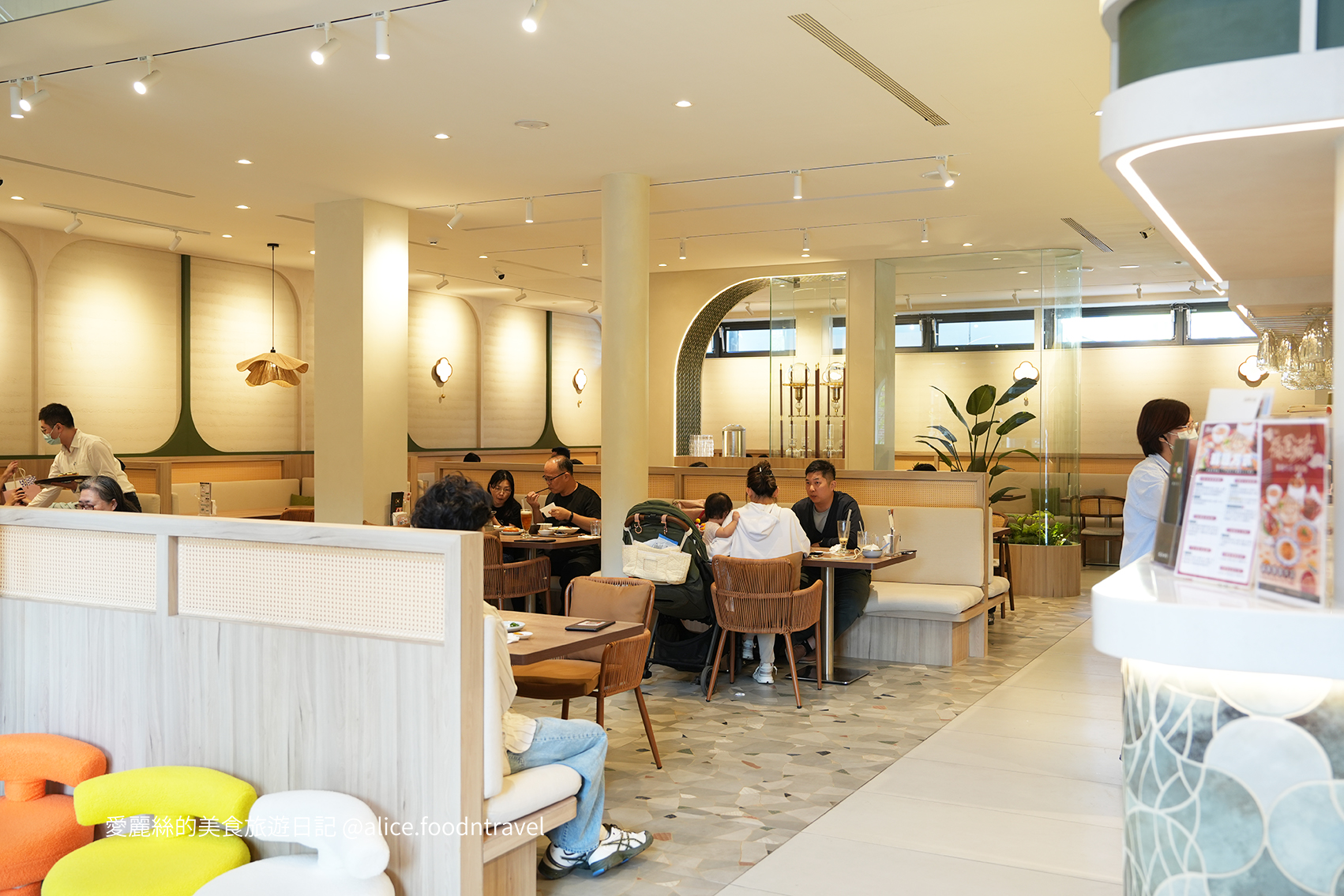 台中茶館 公益路茶館 台中下午茶 台中甜點 金牌果醬 jammm果醬 手沖茶 奶蓋茶 生吐司 台中港點推薦 台中餐廳推薦 三茶六味 北澤集團 珍珠奶茶 簡餐推薦 公益路美食 下午茶聚會 台中打卡餐廳 高質感茶館 台中約會餐廳 台中茶餐廳 台中春水堂 台中飲茶 台中南屯必吃