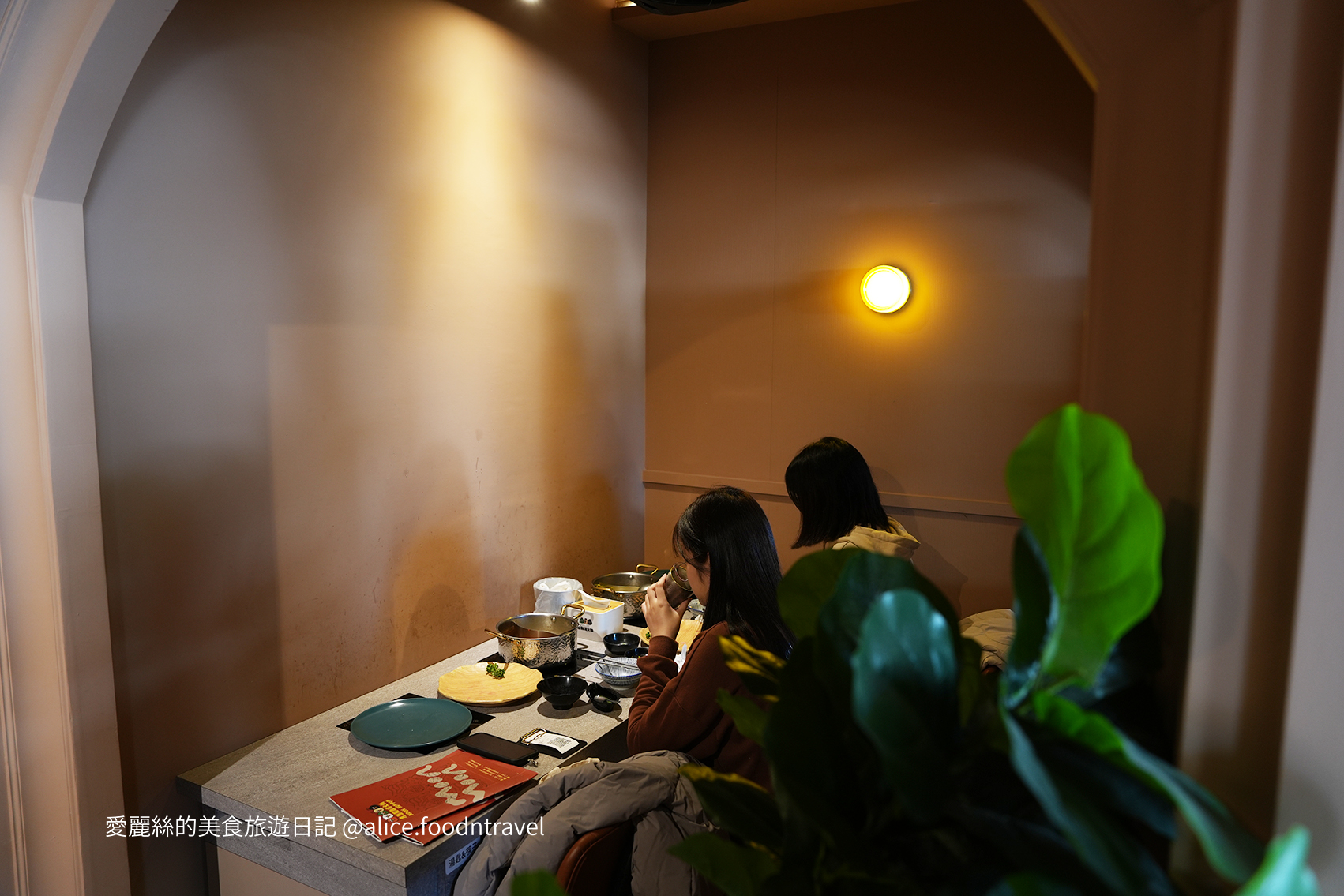 月團圓雞湯火鍋 台中西區美食 台中美術館美食 國美館附近火鍋 台中個人火鍋推薦 個人鴛鴦鍋 雞湯系火鍋 台中雞湯火鍋 美術園道美食 台中鴛鴦鍋 蔬食自助吧吃到飽 台中個人火鍋 台中高人氣火鍋 台中約會餐廳 台中聚餐餐廳 台中壽喜燒 泡菜火鍋 薑母雞酒湯火鍋 台中必吃火鍋 台中西區火鍋推薦