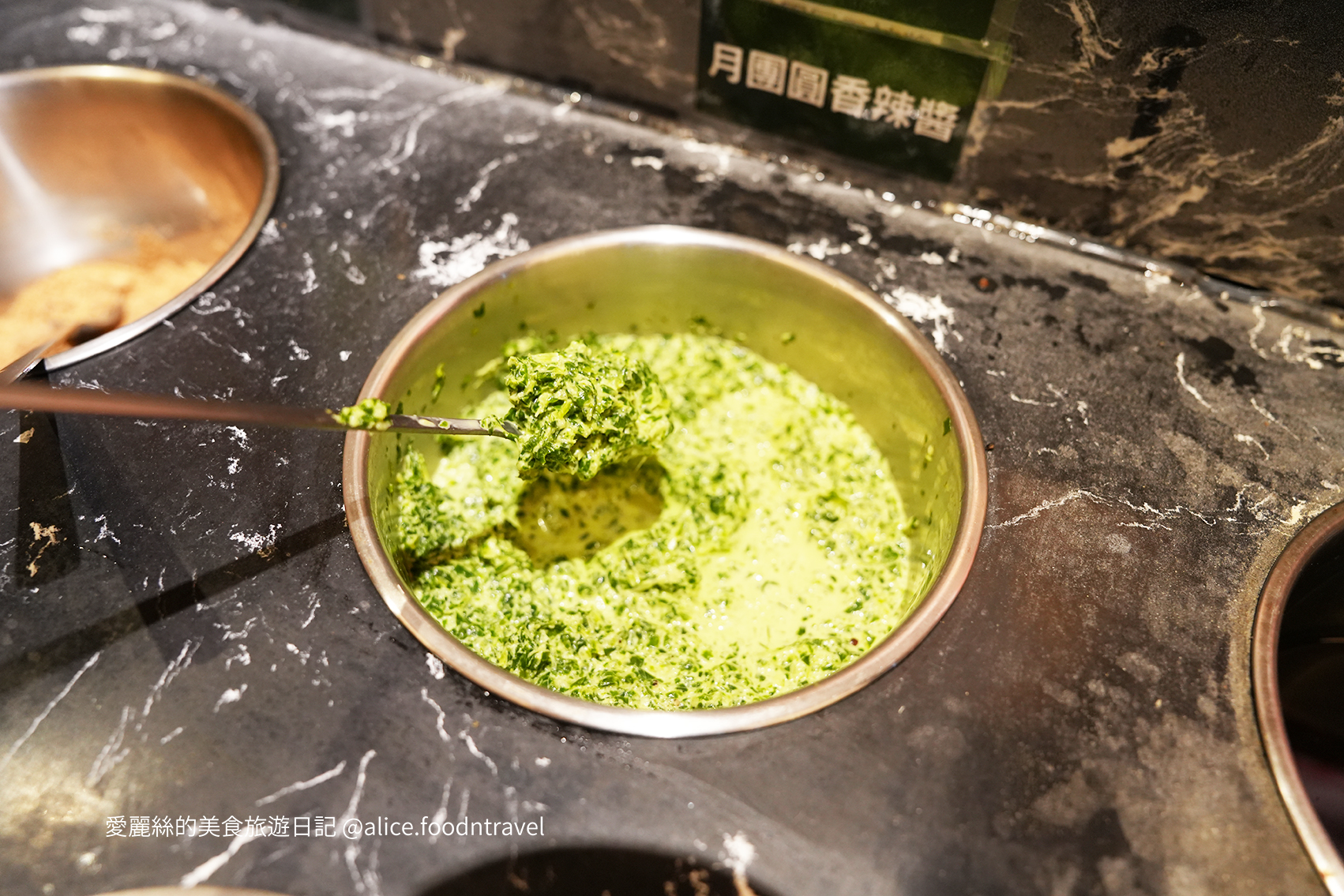 月團圓雞湯火鍋 台中西區美食 台中美術館美食 國美館附近火鍋 台中個人火鍋推薦 個人鴛鴦鍋 雞湯系火鍋 台中雞湯火鍋 美術園道美食 台中鴛鴦鍋 蔬食自助吧吃到飽 台中個人火鍋 台中高人氣火鍋 台中約會餐廳 台中聚餐餐廳 台中壽喜燒 泡菜火鍋 薑母雞酒湯火鍋 台中必吃火鍋 台中西區火鍋推薦