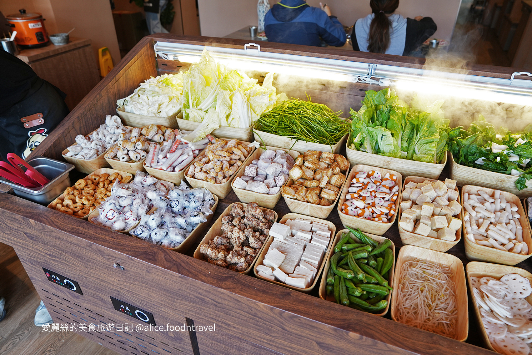 月團圓雞湯火鍋 台中西區美食 台中美術館美食 國美館附近火鍋 台中個人火鍋推薦 個人鴛鴦鍋 雞湯系火鍋 台中雞湯火鍋 美術園道美食 台中鴛鴦鍋 蔬食自助吧吃到飽 台中個人火鍋 台中高人氣火鍋 台中約會餐廳 台中聚餐餐廳 台中壽喜燒 泡菜火鍋 薑母雞酒湯火鍋 台中必吃火鍋 台中西區火鍋推薦
