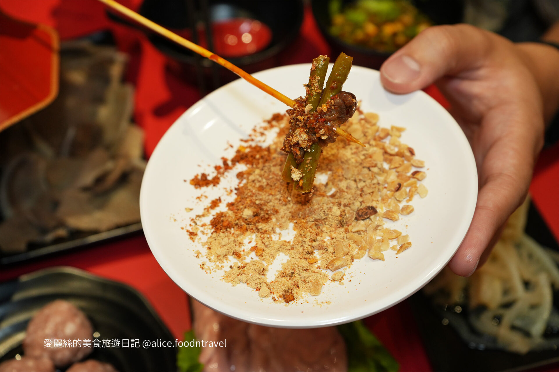 新北麻辣鍋新北麻辣串串台北麻辣鍋台北麻辣串串新北餐廳新北美食推薦新北宵夜新北深夜美食麻辣鍋川菜四川料理雞佛新北鴛鴦鍋新莊美食新莊火鍋串串酸辣粉