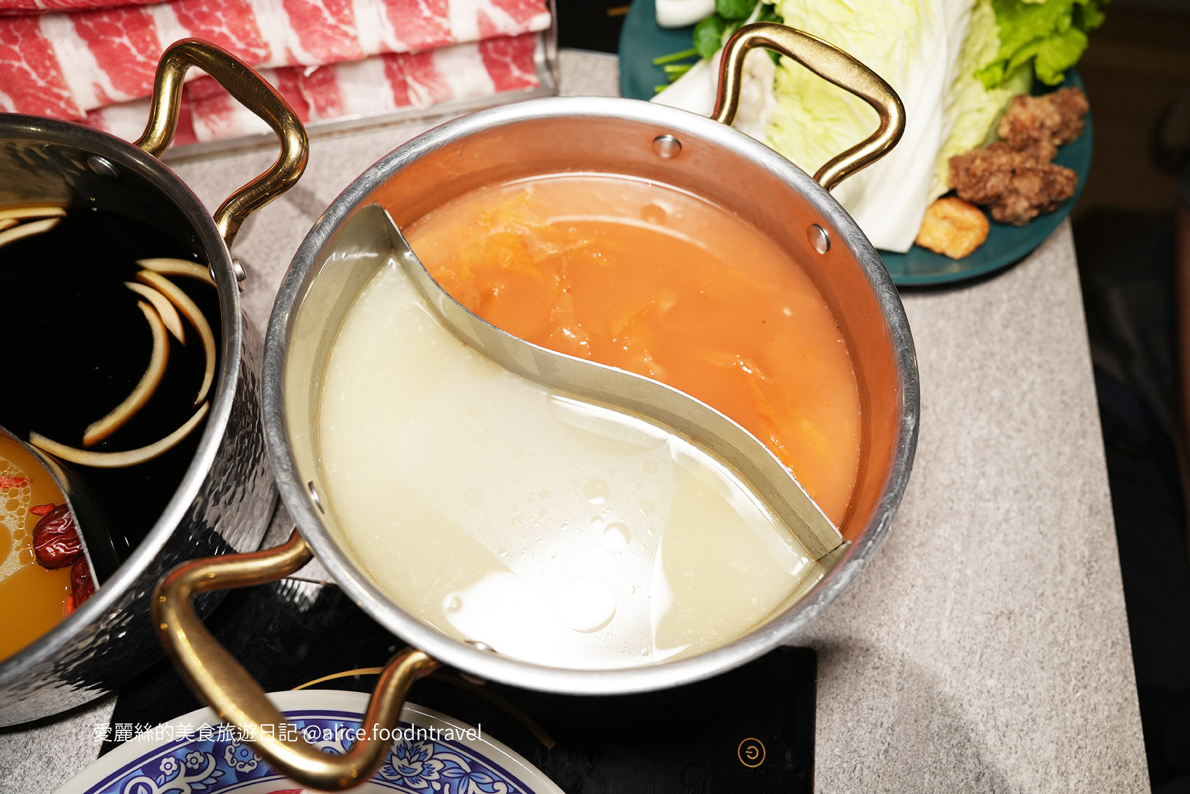 月團圓雞湯火鍋 台中西區美食 台中美術館美食 國美館附近火鍋 台中個人火鍋推薦 個人鴛鴦鍋 雞湯系火鍋 台中雞湯火鍋 美術園道美食 台中鴛鴦鍋 蔬食自助吧吃到飽 台中個人火鍋 台中高人氣火鍋 台中約會餐廳 台中聚餐餐廳 台中壽喜燒 泡菜火鍋 薑母雞酒湯火鍋 台中必吃火鍋 台中西區火鍋推薦