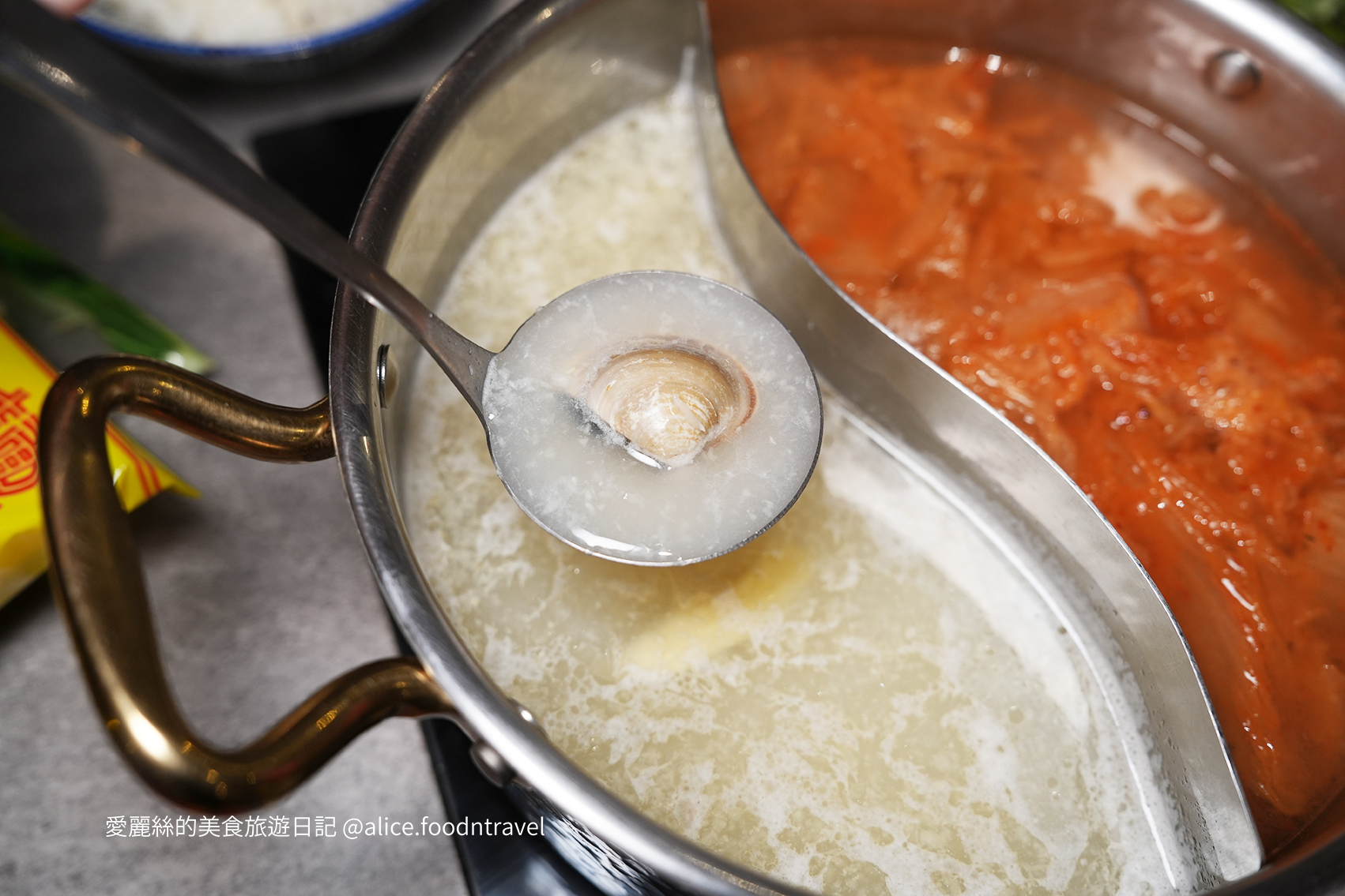 月團圓雞湯火鍋 台中西區美食 台中美術館美食 國美館附近火鍋 台中個人火鍋推薦 個人鴛鴦鍋 雞湯系火鍋 台中雞湯火鍋 美術園道美食 台中鴛鴦鍋 蔬食自助吧吃到飽 台中個人火鍋 台中高人氣火鍋 台中約會餐廳 台中聚餐餐廳 台中壽喜燒 泡菜火鍋 薑母雞酒湯火鍋 台中必吃火鍋 台中西區火鍋推薦