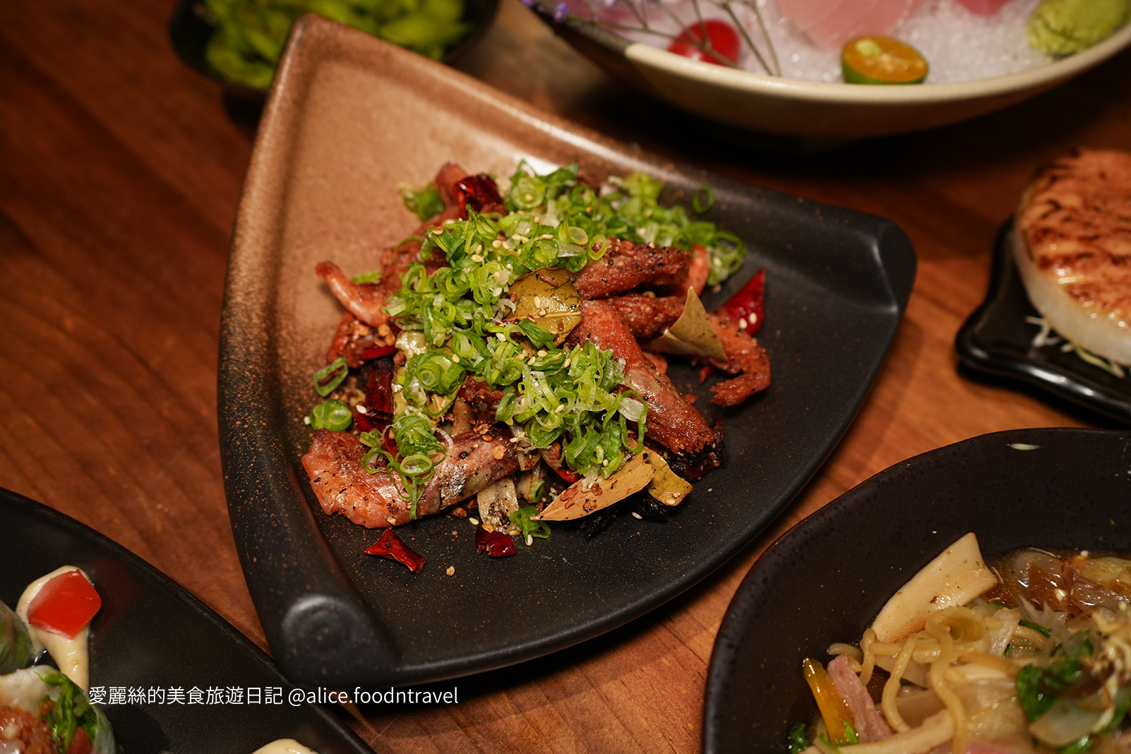 台中西區美食西區居酒屋華美西街勤美美食勤美餐酒館台中日本料理台中串燒日式串燒台中焗烤台中生魚片廣三SOGO台灣大道美食隱居居酒屋