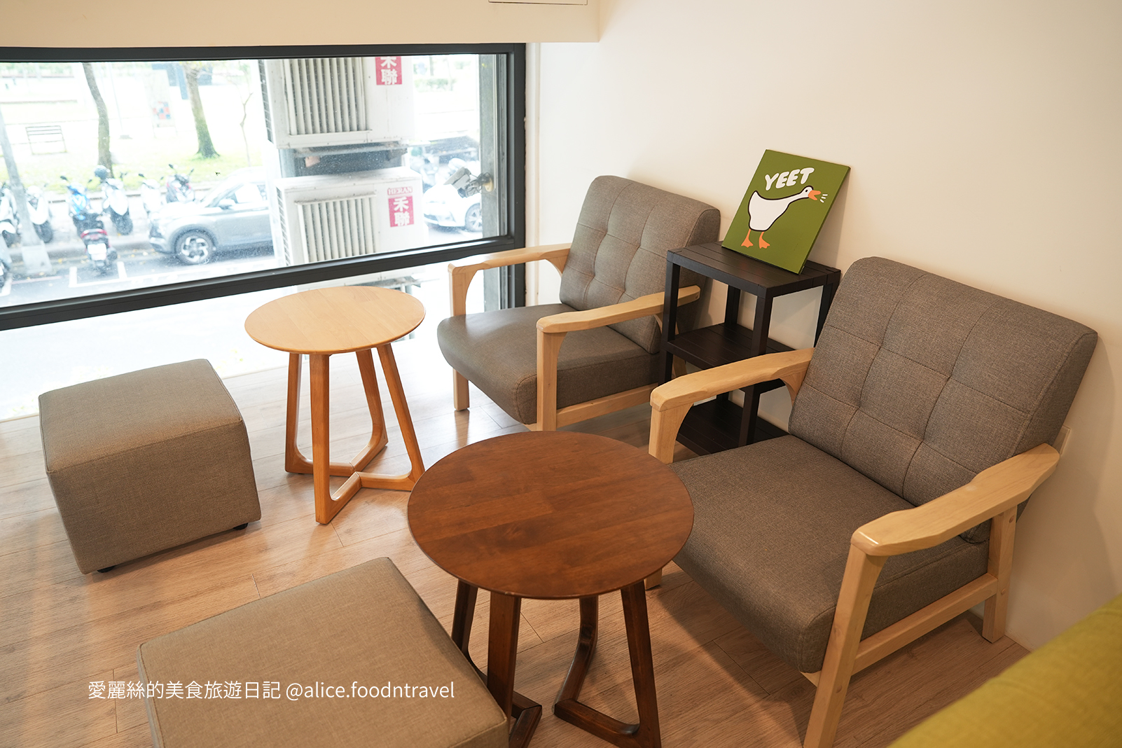 台中西區美食台中西區咖啡廳台中寵物友善咖啡廳台中寵物友善餐廳台中咖啡推薦台中下午茶台中義大利麵台中鬆餅台中勤美誠品綠園道台中西區公益路美食台中毛孩審計新村PARK2微希咖啡