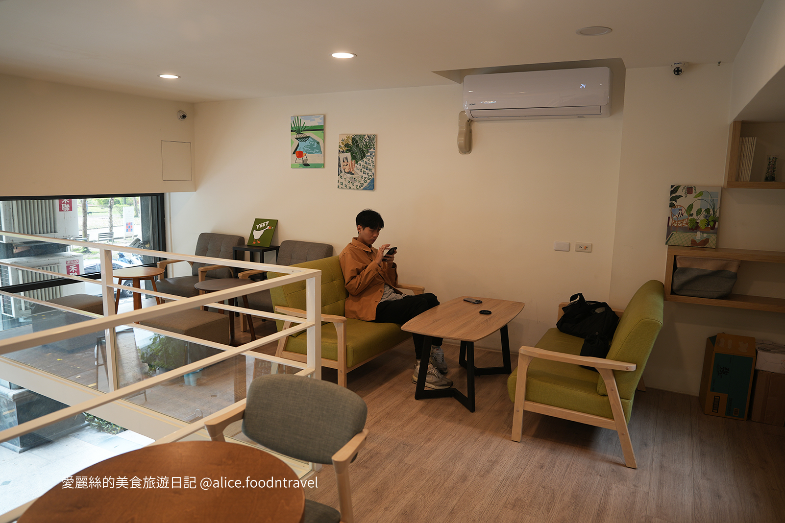 台中西區美食台中西區咖啡廳台中寵物友善咖啡廳台中寵物友善餐廳台中咖啡推薦台中下午茶台中義大利麵台中鬆餅台中勤美誠品綠園道台中西區公益路美食台中毛孩審計新村PARK2微希咖啡