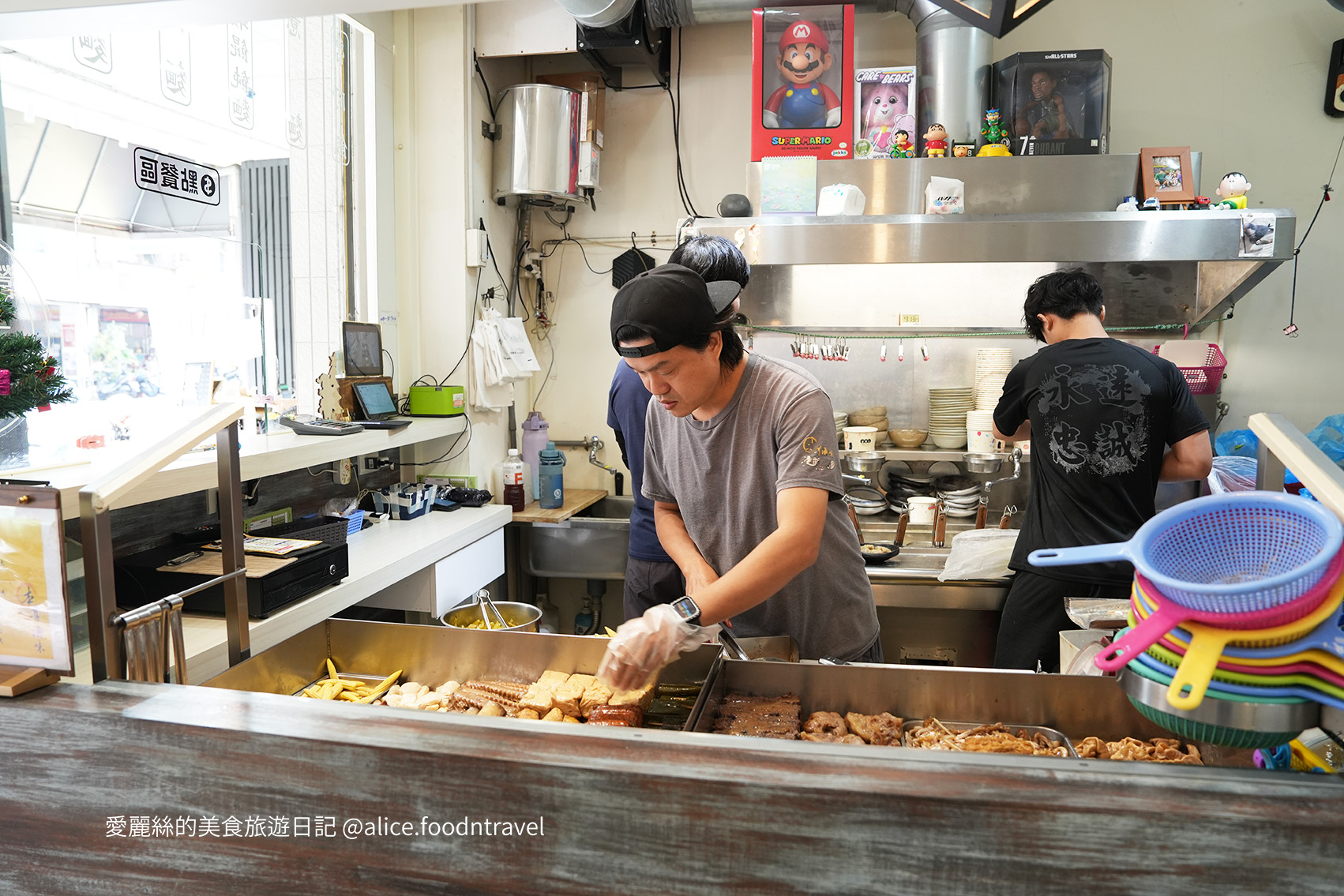 台中西屯美食 西屯區美食推薦 青海路美食 台中麵店推薦 台中麻醬麵推薦 台中滷味推薦 台中小吃推薦 台中餛飩推薦 台中紅油抄手 台中平價美食 台中老字號麵店 台中在地小吃 台中酢醬麵推薦 青海路麵店 台中午餐推薦 西屯午餐推薦 台中傳統小吃 台中銅板美食 台中乾麵推薦 麵對麵