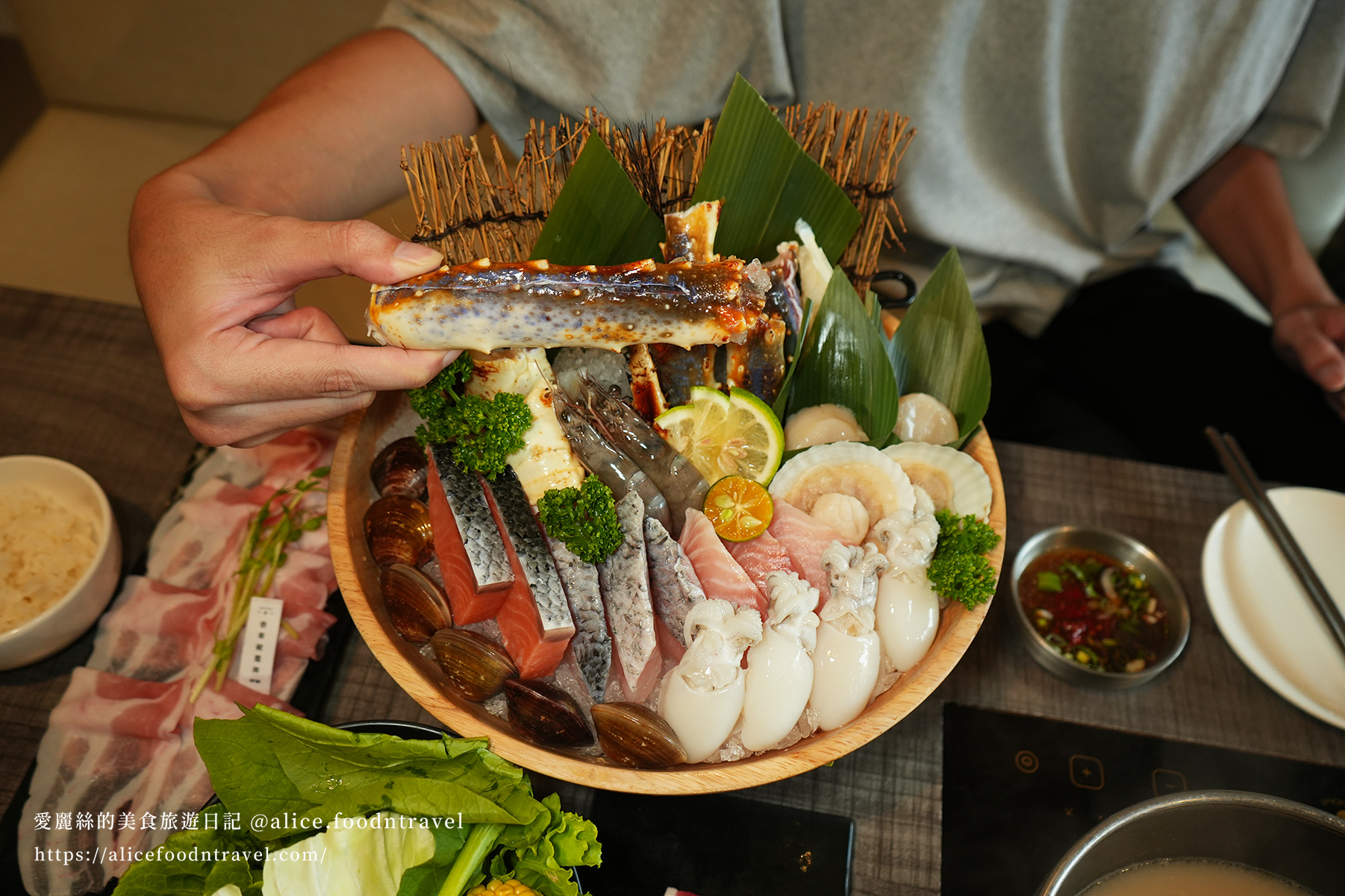 台中宵夜台中消夜深夜美食台中火鍋台中北區美食台中北區火鍋狩鍋深夜火鍋凌晨美食台中夜貓族台中漢口路美食漢口路火鍋西屯美食西屯火鍋中清路美食鱈場蟹A5和牛火鍋吃到飽狩鍋菜單