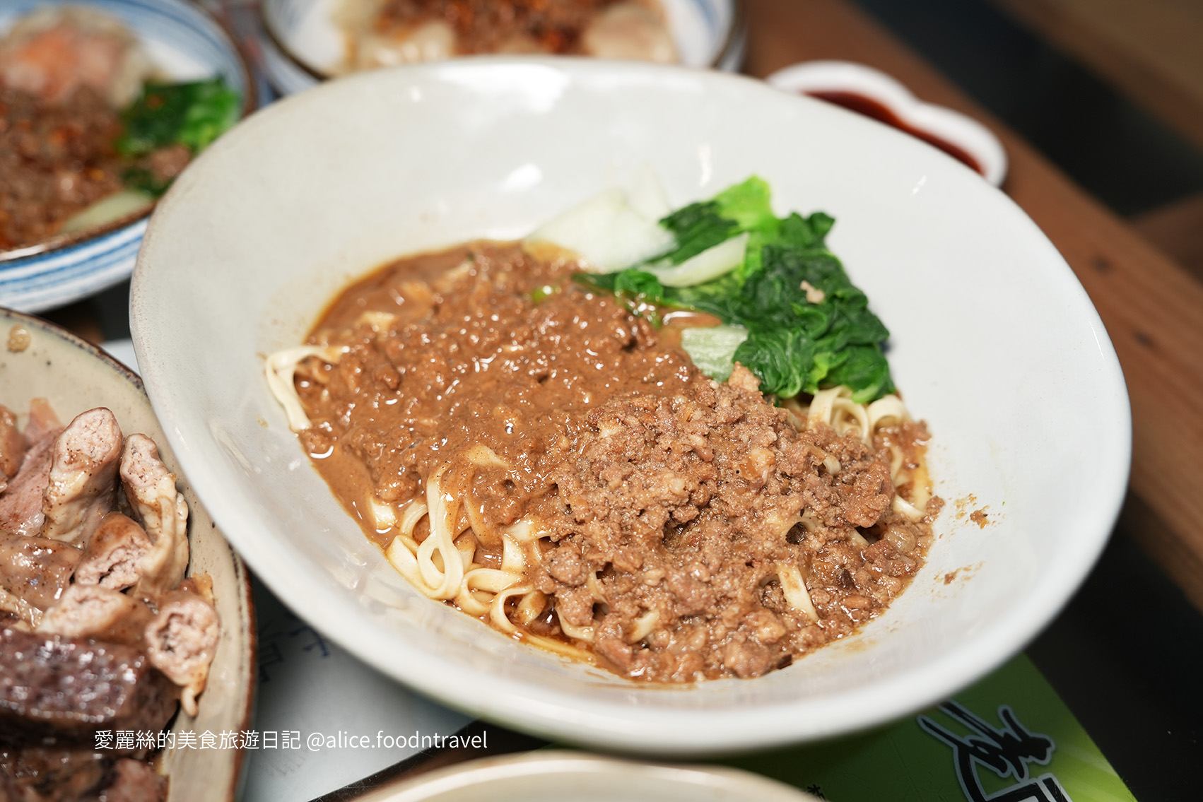 台中西屯美食 西屯區美食推薦 青海路美食 台中麵店推薦 台中麻醬麵推薦 台中滷味推薦 台中小吃推薦 台中餛飩推薦 台中紅油抄手 台中平價美食 台中老字號麵店 台中在地小吃 台中酢醬麵推薦 青海路麵店 台中午餐推薦 西屯午餐推薦 台中傳統小吃 台中銅板美食 台中乾麵推薦 麵對麵