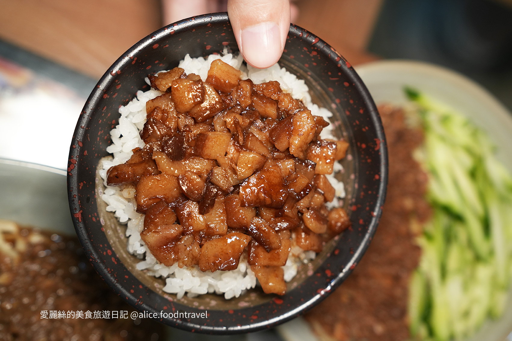 台中西屯美食 西屯區美食推薦 青海路美食 台中麵店推薦 台中麻醬麵推薦 台中滷味推薦 台中小吃推薦 台中餛飩推薦 台中紅油抄手 台中平價美食 台中老字號麵店 台中在地小吃 台中酢醬麵推薦 青海路麵店 台中午餐推薦 西屯午餐推薦 台中傳統小吃 台中銅板美食 台中乾麵推薦 麵對麵