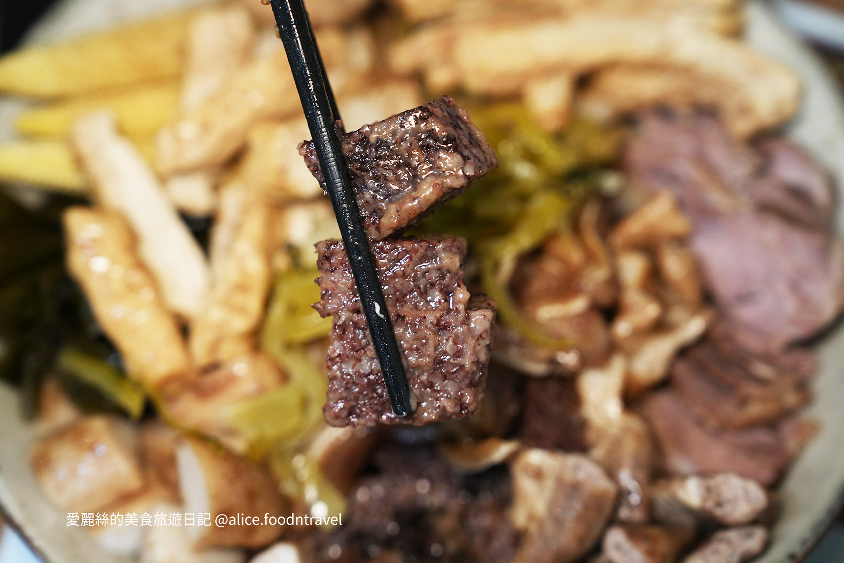 台中西屯美食 西屯區美食推薦 青海路美食 台中麵店推薦 台中麻醬麵推薦 台中滷味推薦 台中小吃推薦 台中餛飩推薦 台中紅油抄手 台中平價美食 台中老字號麵店 台中在地小吃 台中酢醬麵推薦 青海路麵店 台中午餐推薦 西屯午餐推薦 台中傳統小吃 台中銅板美食 台中乾麵推薦 麵對麵