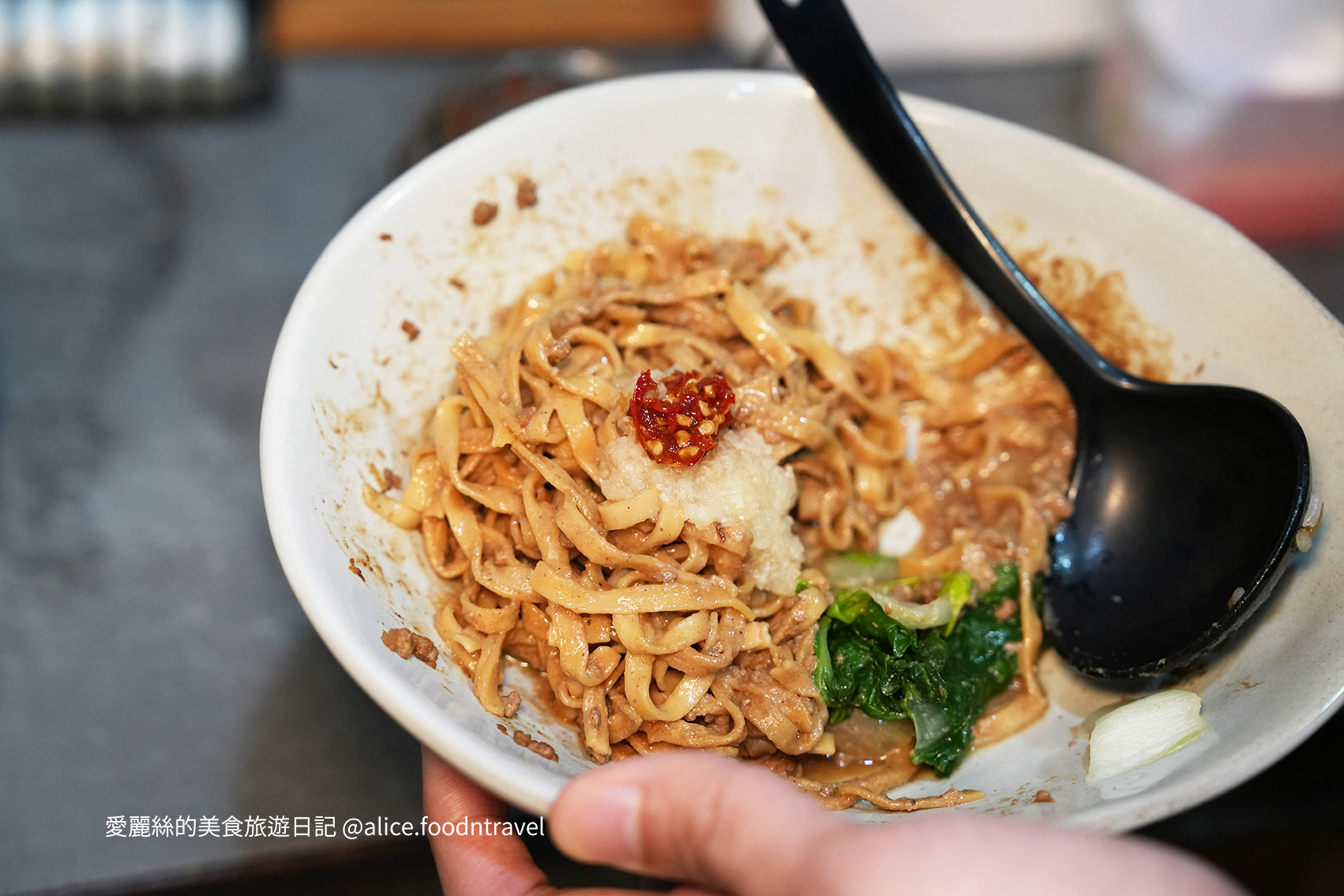 台中西屯美食 西屯區美食推薦 青海路美食 台中麵店推薦 台中麻醬麵推薦 台中滷味推薦 台中小吃推薦 台中餛飩推薦 台中紅油抄手 台中平價美食 台中老字號麵店 台中在地小吃 台中酢醬麵推薦 青海路麵店 台中午餐推薦 西屯午餐推薦 台中傳統小吃 台中銅板美食 台中乾麵推薦 麵對麵