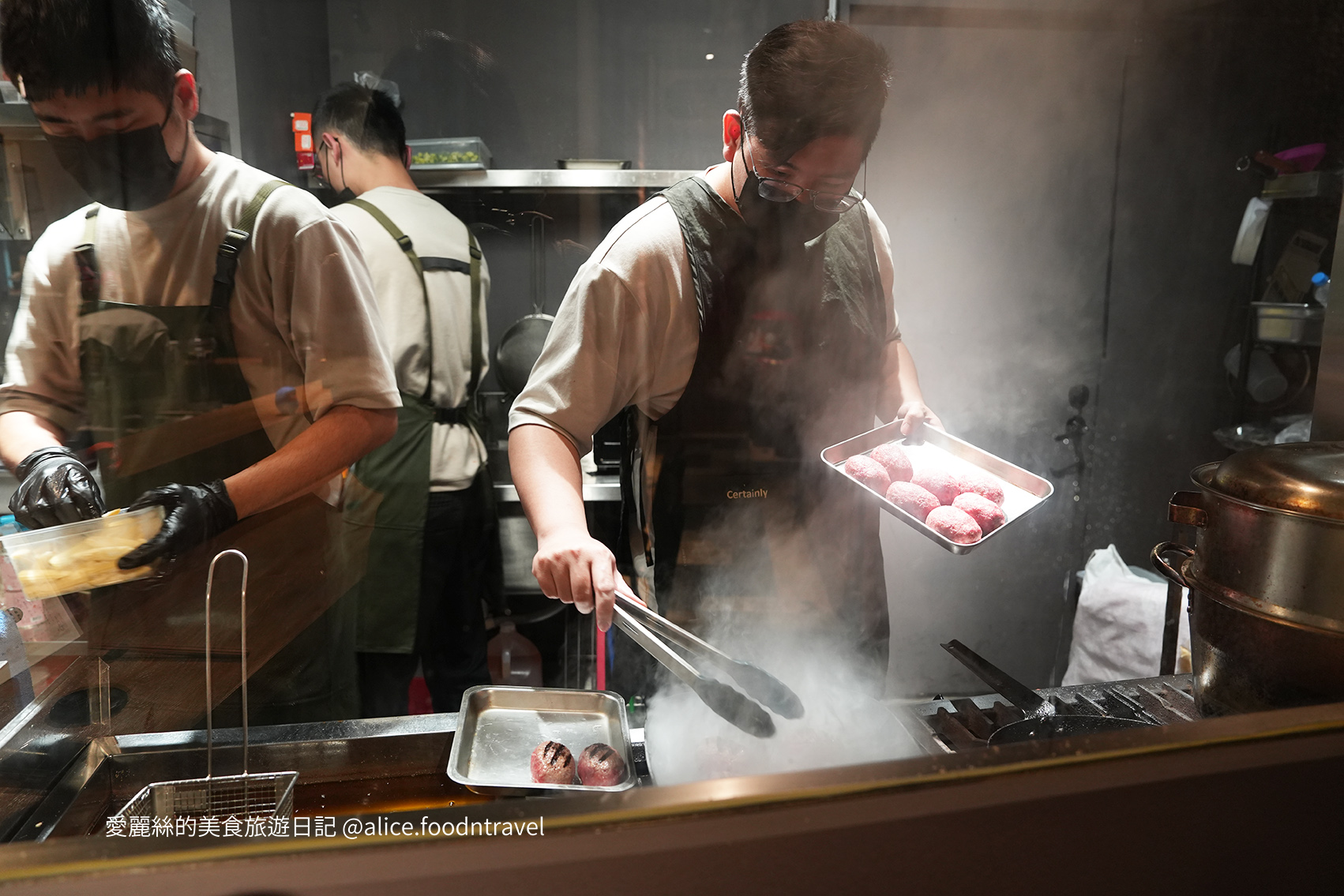 台中美食台中定食台中日本料理台中無菜單料理台中南屯美食台中南屯定食台中漢堡排台中挽肉與米台中和牛丼台中居酒屋台中南屯漢堡排台中餐廳推薦預約困難店客觀炭火小料理