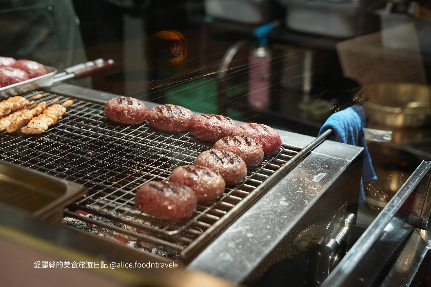 台中美食台中定食台中日本料理台中無菜單料理台中南屯美食台中南屯定食台中漢堡排台中挽肉與米台中和牛丼台中居酒屋台中南屯漢堡排台中餐廳推薦預約困難店客觀炭火小料理