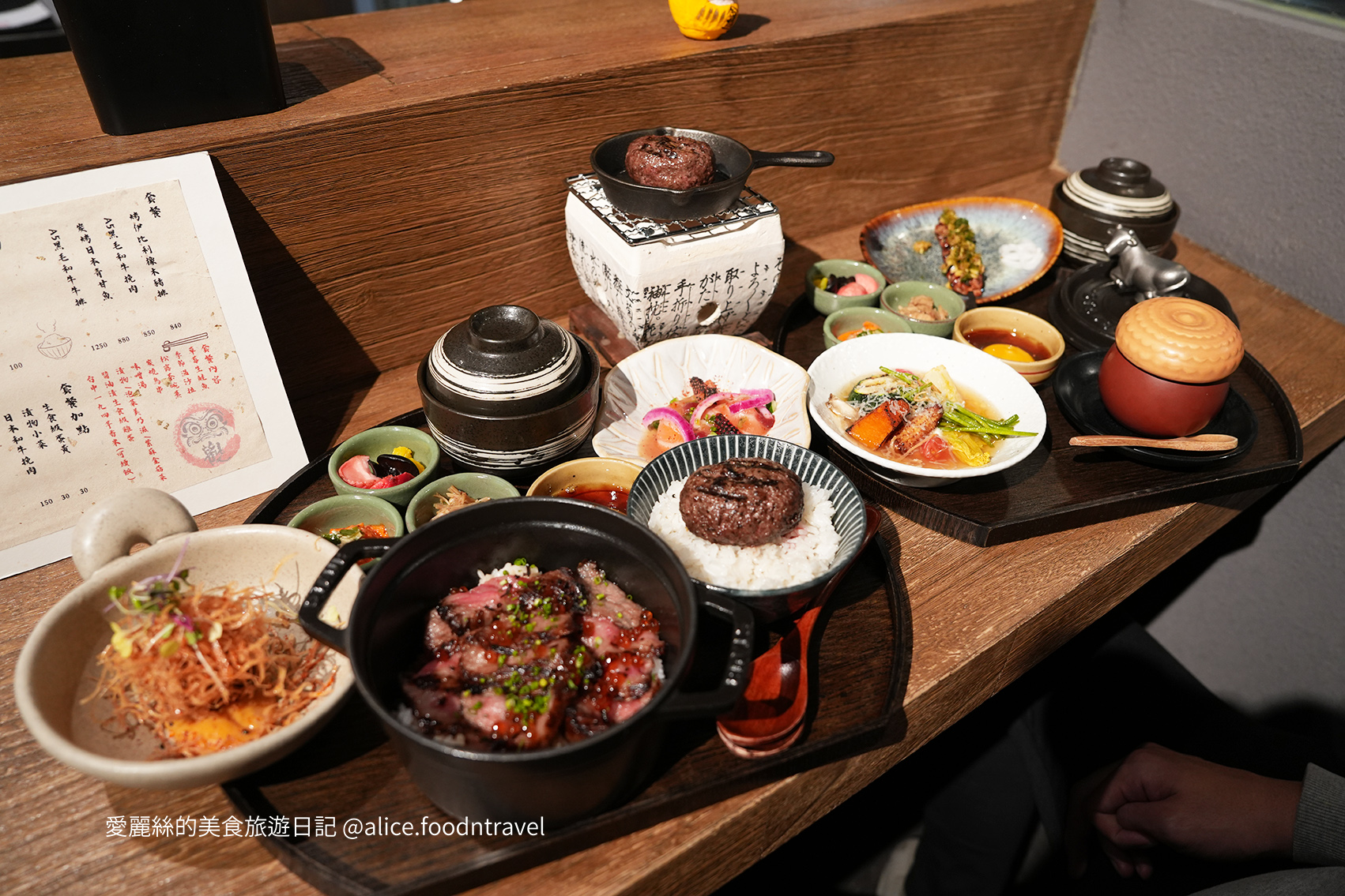 台中美食台中定食台中日本料理台中無菜單料理台中南屯美食台中南屯定食台中漢堡排台中挽肉與米台中和牛丼台中居酒屋台中南屯漢堡排台中餐廳推薦預約困難店客觀炭火小料理