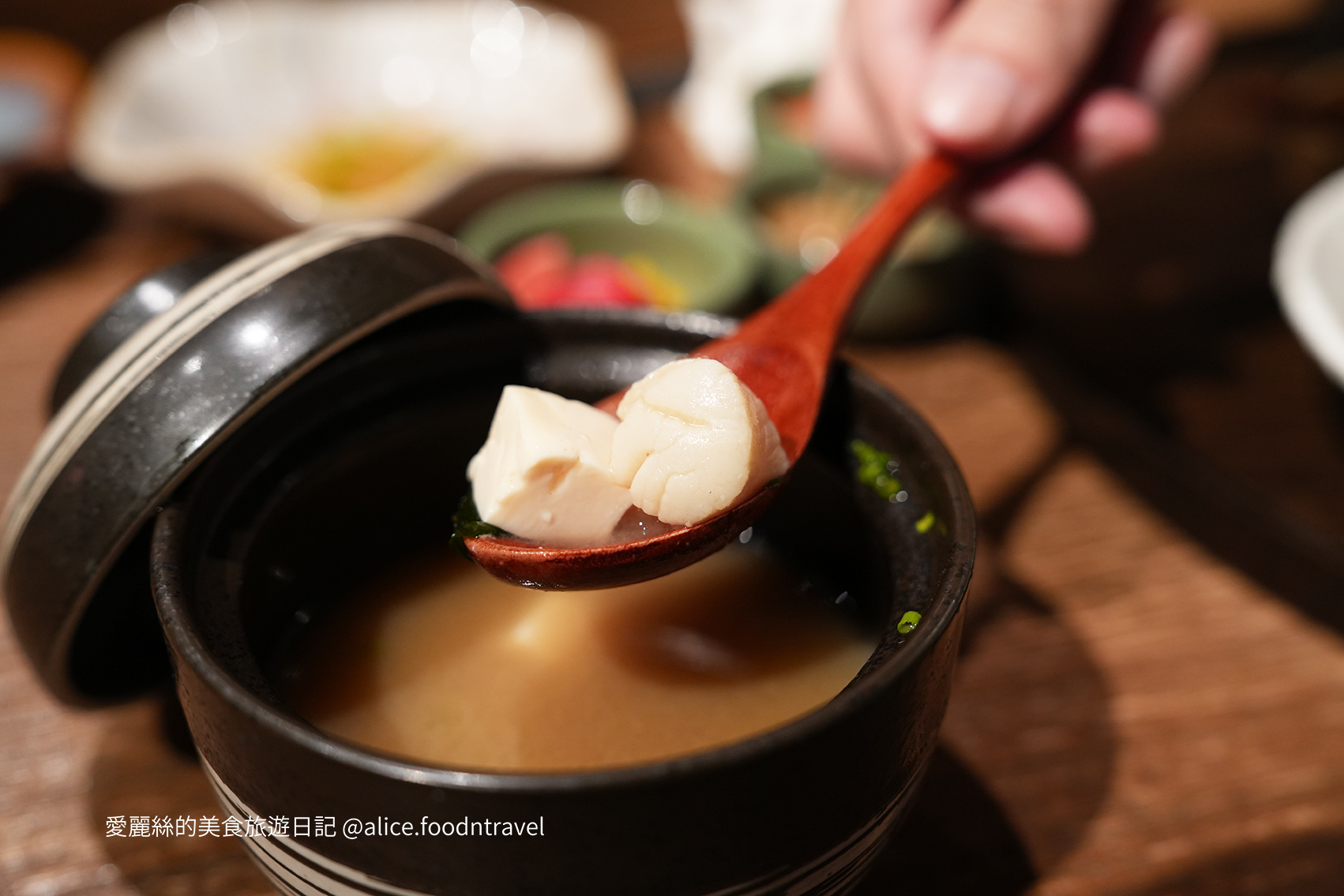 台中美食台中定食台中日本料理台中無菜單料理台中南屯美食台中南屯定食台中漢堡排台中挽肉與米台中和牛丼台中居酒屋台中南屯漢堡排台中餐廳推薦預約困難店客觀炭火小料理