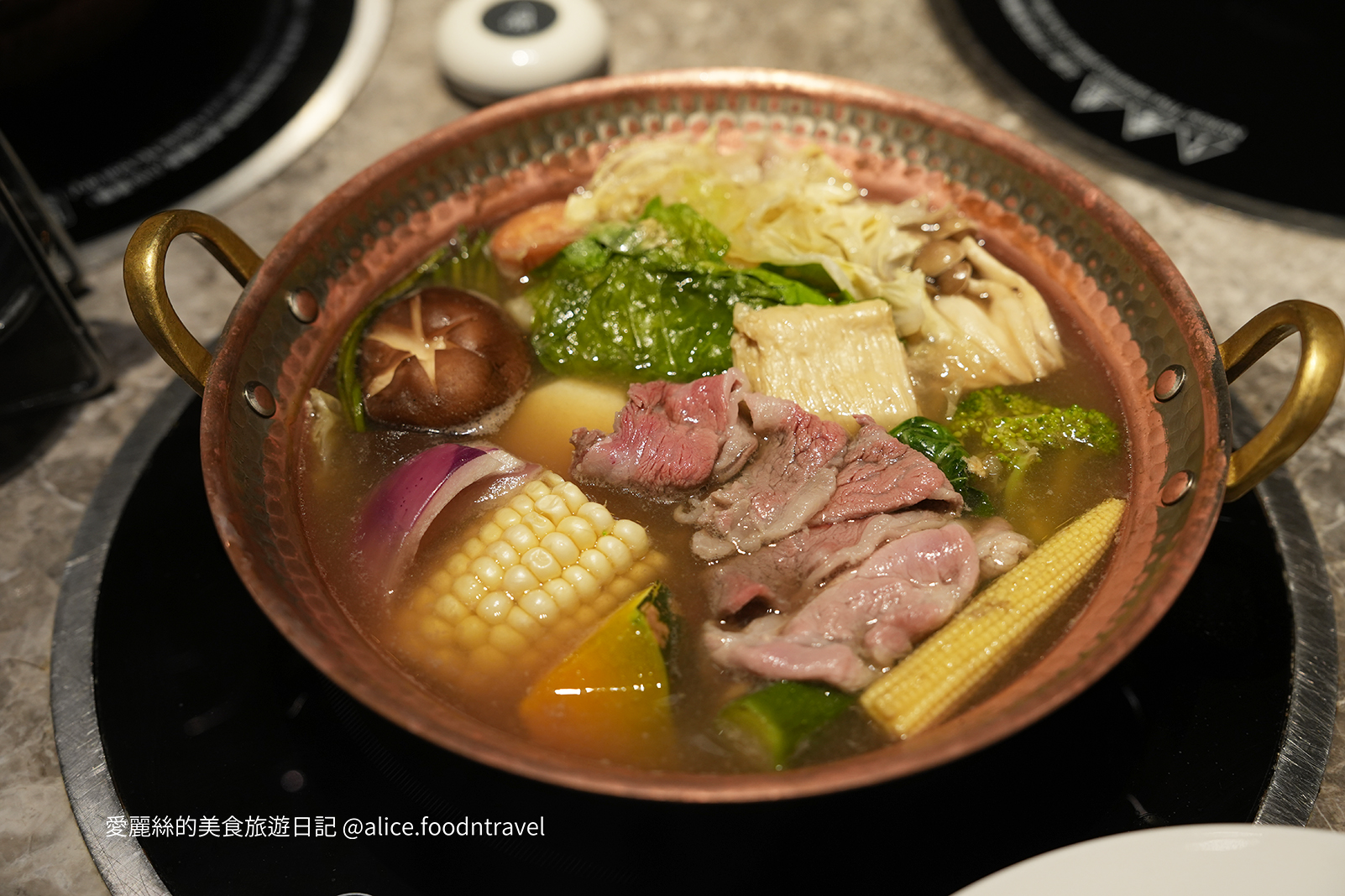 台中西屯美食台中西屯火鍋台中高級餐廳台中必吃台中七期美食月暮藏和牛活海鮮高級火鍋台中必吃月暮藏菜單