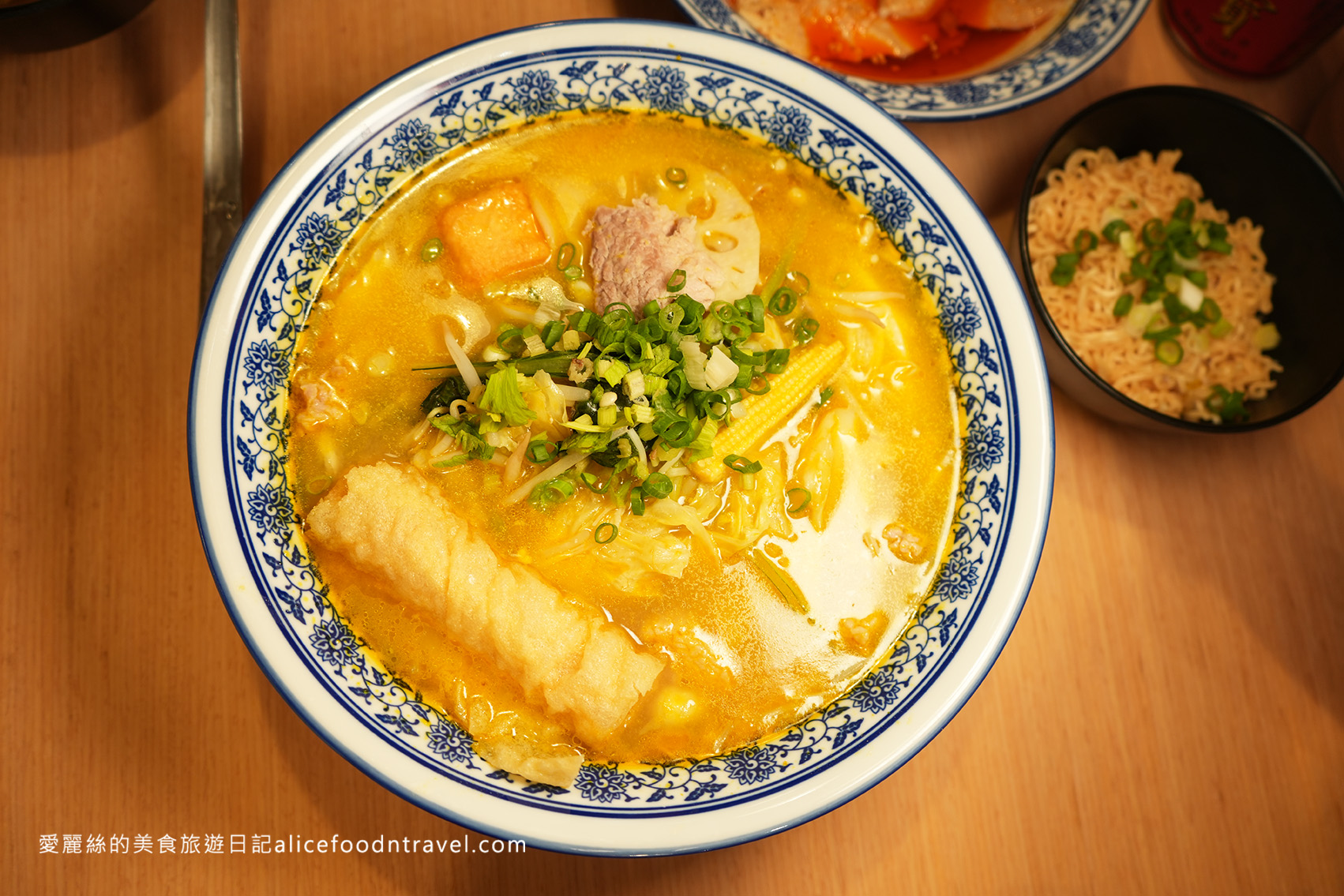 台中麻辣鍋台中火鍋台中逢甲美食逢甲夜市美食逢甲餐廳台中餐聽推薦台中四川菜重慶火鍋冒菜推薦台中西屯美食西屯麻辣鍋冒香香冒菜鍋