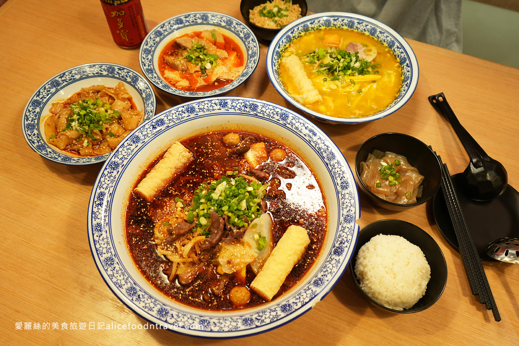 台中麻辣鍋台中火鍋台中逢甲美食逢甲夜市美食逢甲餐廳台中餐聽推薦台中四川菜重慶火鍋冒菜推薦台中西屯美食西屯麻辣鍋冒香香冒菜鍋