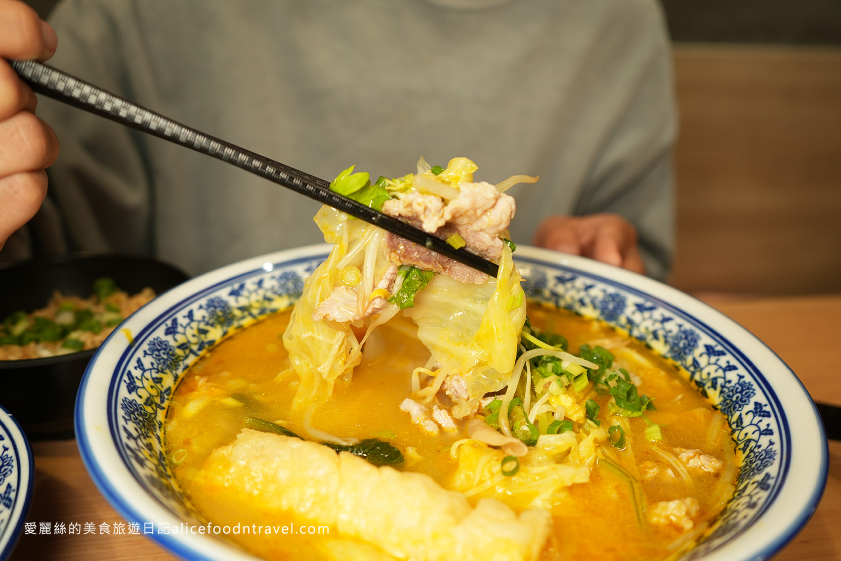 台中麻辣鍋台中火鍋台中逢甲美食逢甲夜市美食逢甲餐廳台中餐聽推薦台中四川菜重慶火鍋冒菜推薦台中西屯美食西屯麻辣鍋冒香香冒菜鍋