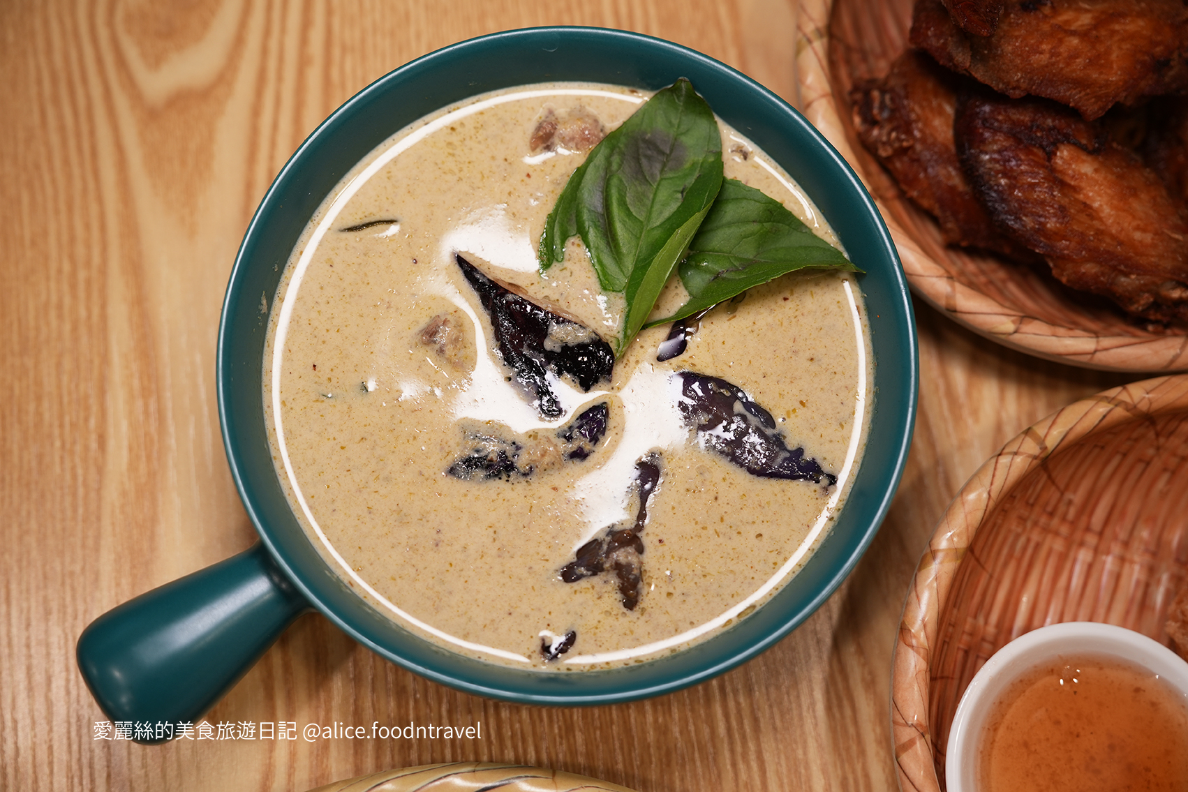 逢甲美食 逢甲必吃 逢甲平價美食 台中西屯區 逢甲大學 逢甲商圈 西屯餐廳 泰宵張逢甲店 台中西屯美食 逢甲宵夜推薦 逢甲夜市美食 台中泰式料理 逢甲學生美食 泰式火山排骨 泰式紙包魚 泰式簡餐 台中宵夜餐廳 泰式蝦餅 泰式五花酥肉飯 泰式甜點推薦 台中泰式奶茶 逢甲夜晚美食 逢甲宵夜小吃 高CP值泰式料理 台中平價泰式餐廳 逢甲商圈美食 泰宵張勤美店